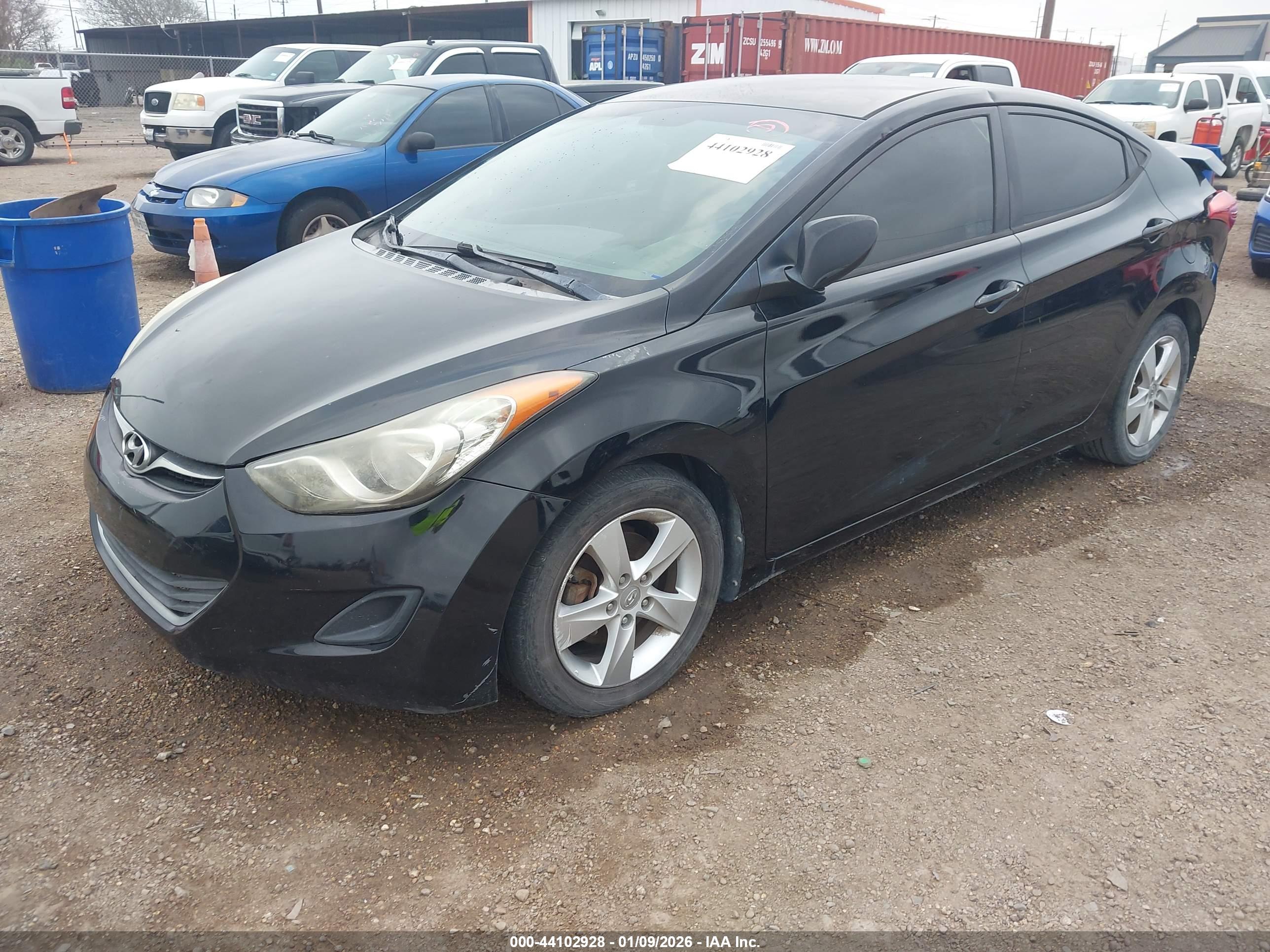 HYUNDAI ELANTRA image 2