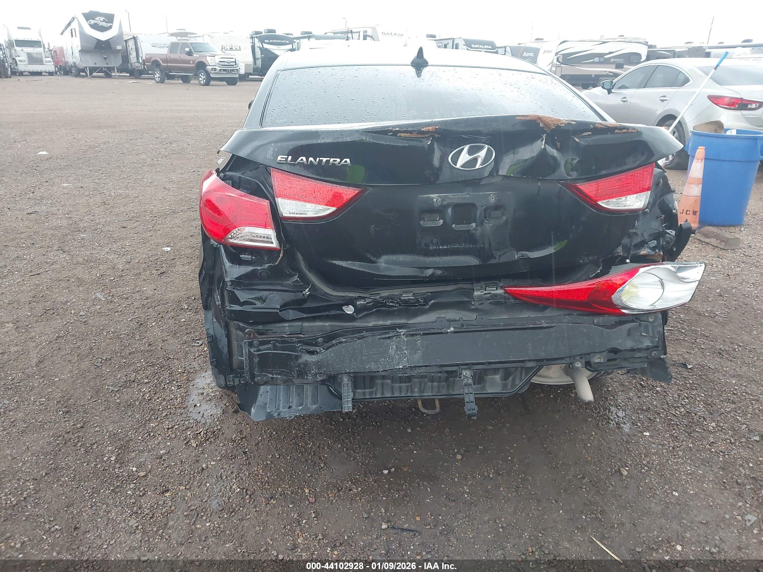 HYUNDAI ELANTRA image 6