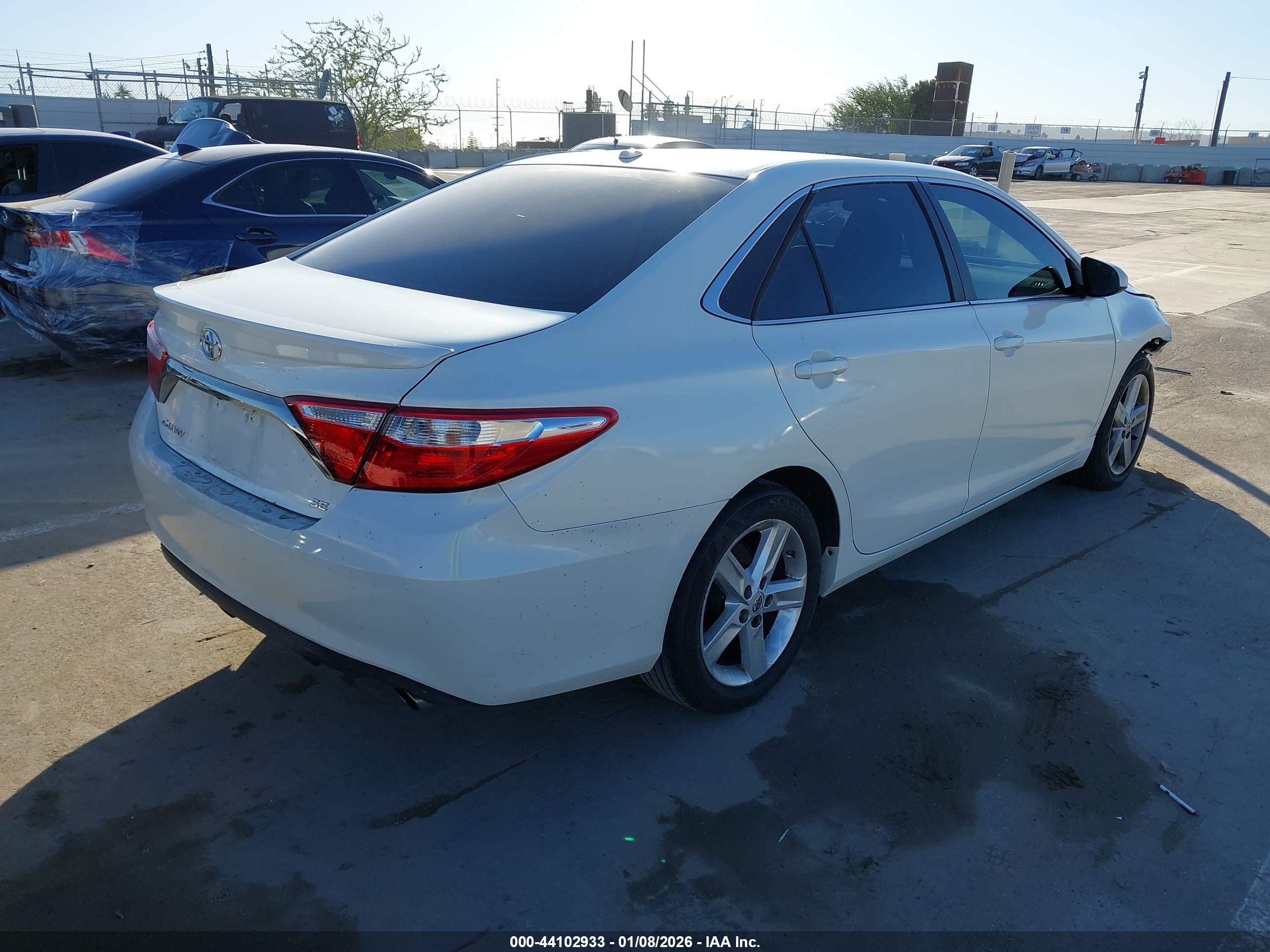 TOYOTA CAMRY image 4