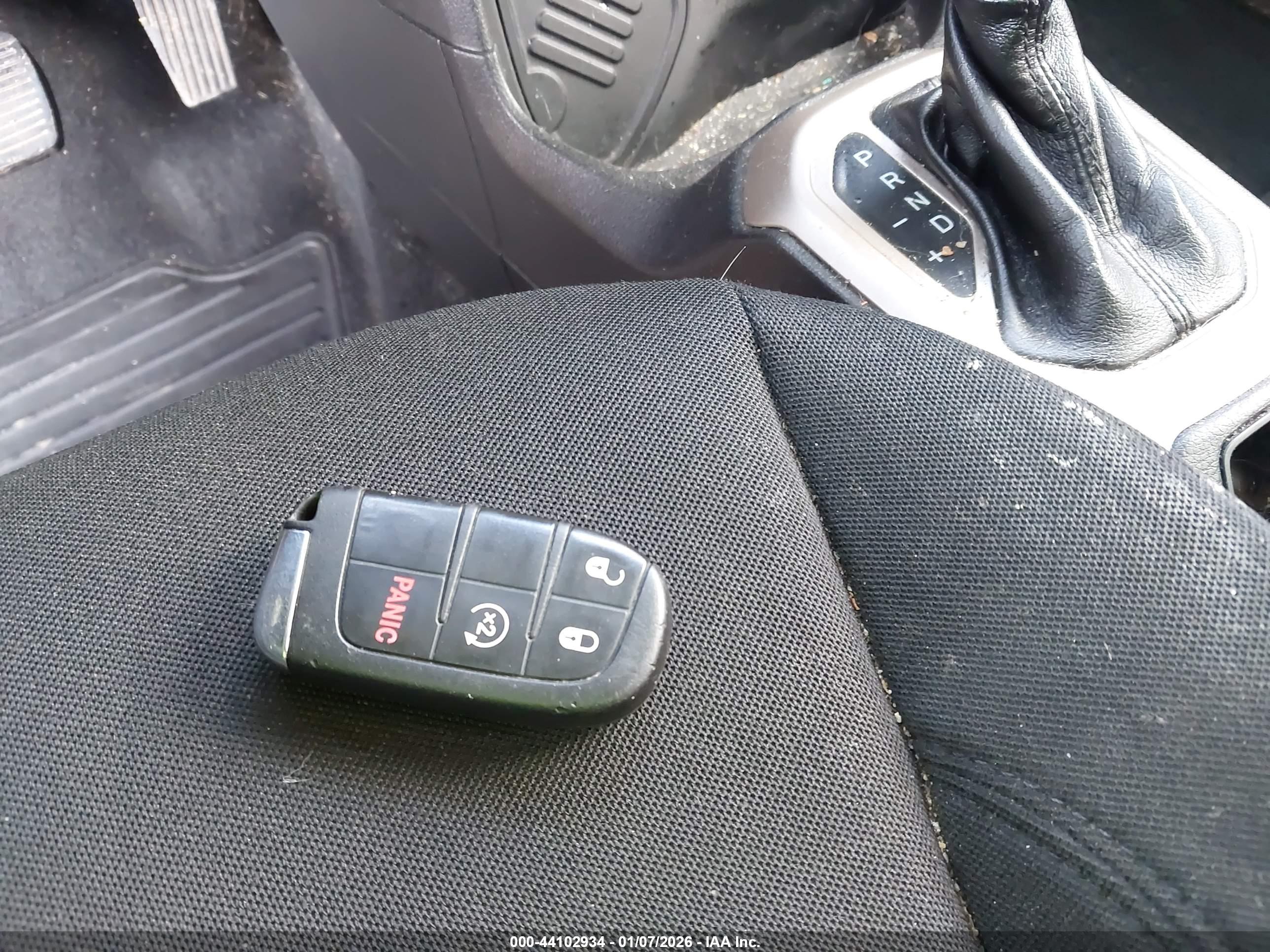 JEEP RENEGADE image 11