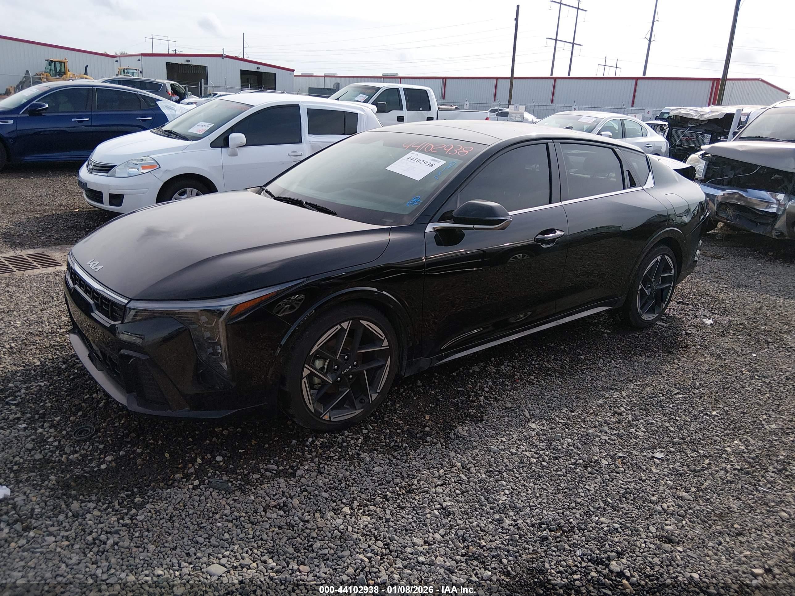 KIA K4 image 2