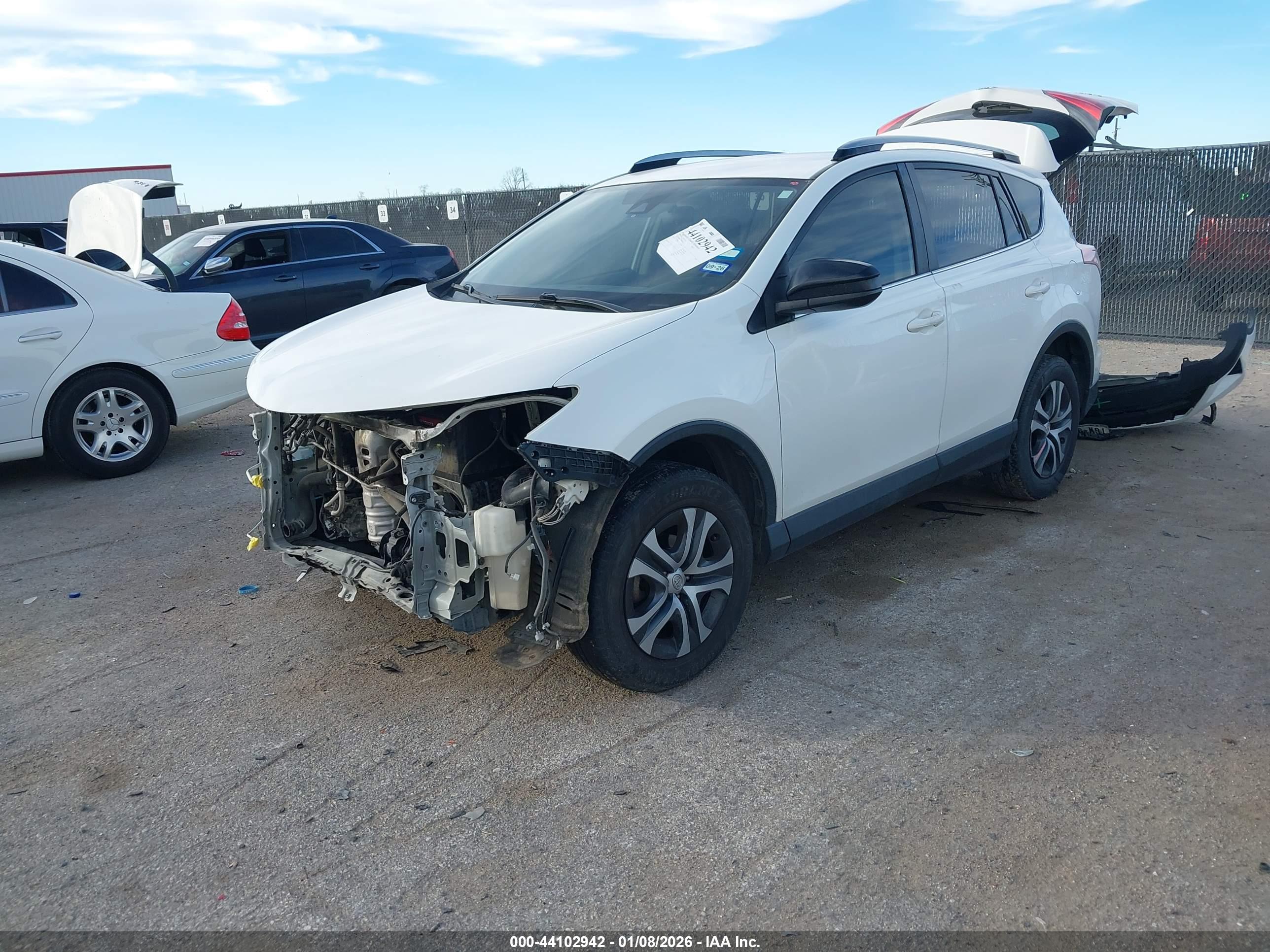 TOYOTA RAV4 image 2