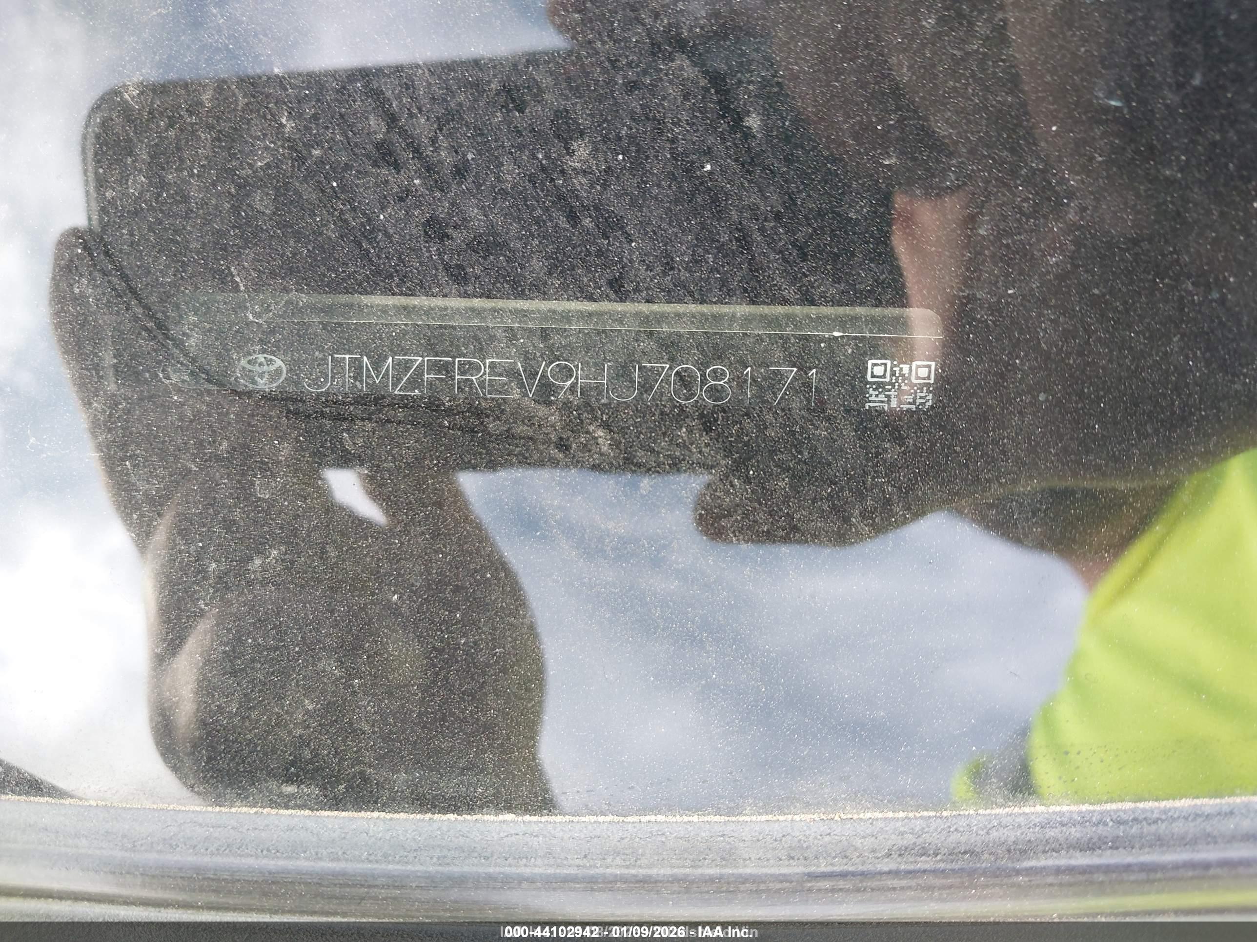 TOYOTA RAV4 image 9