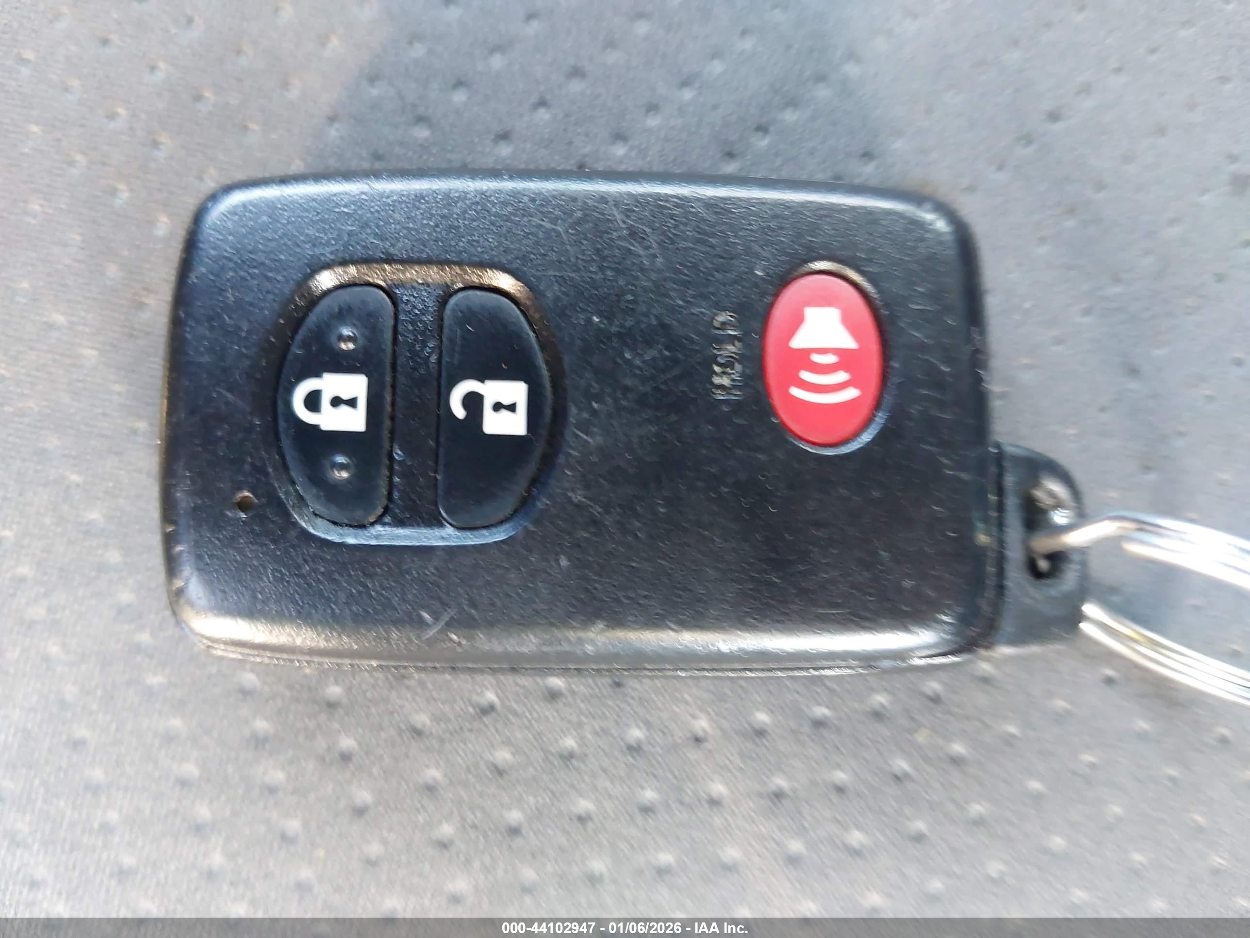TOYOTA PRIUS image 11
