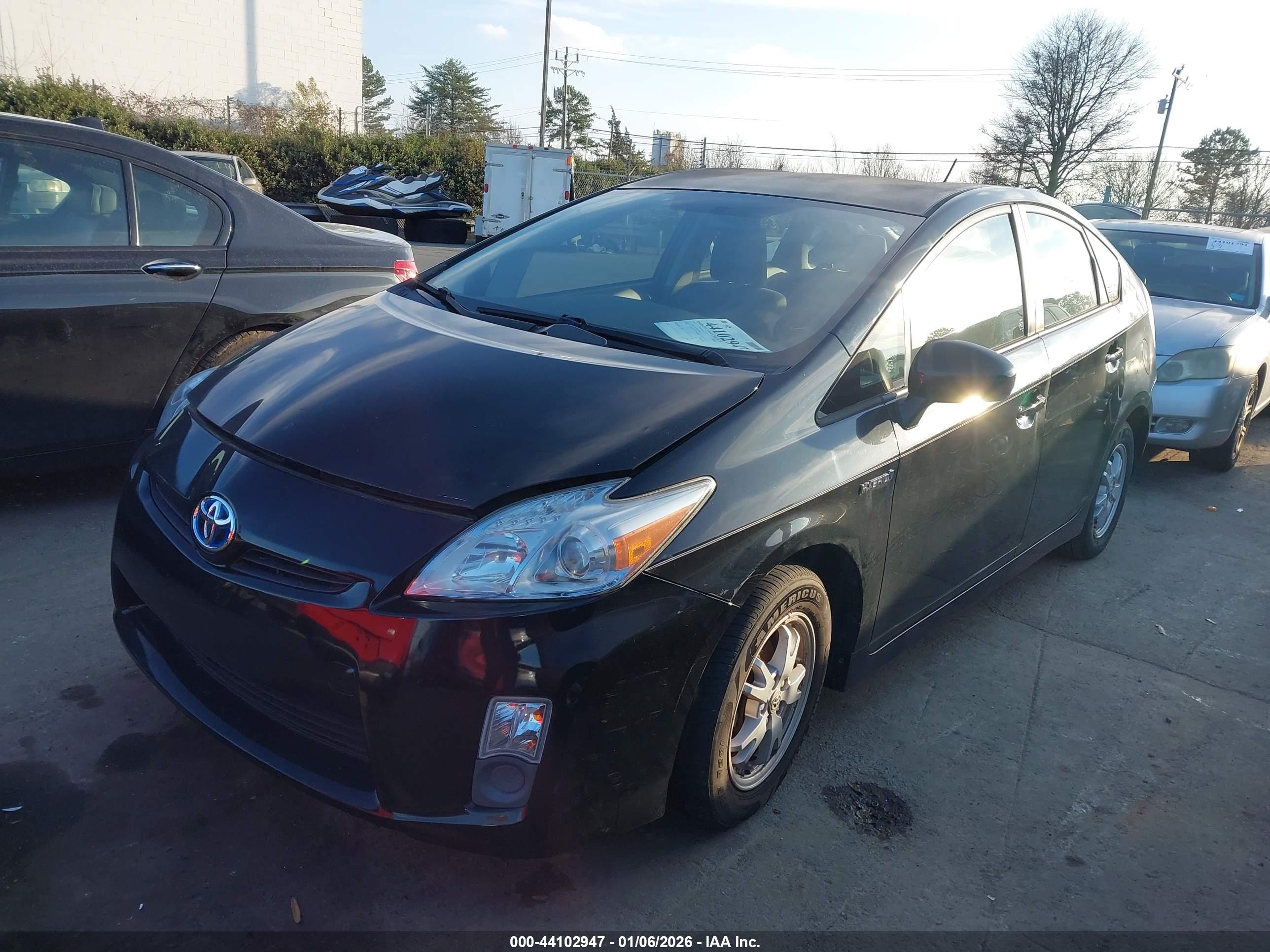 TOYOTA PRIUS image 2