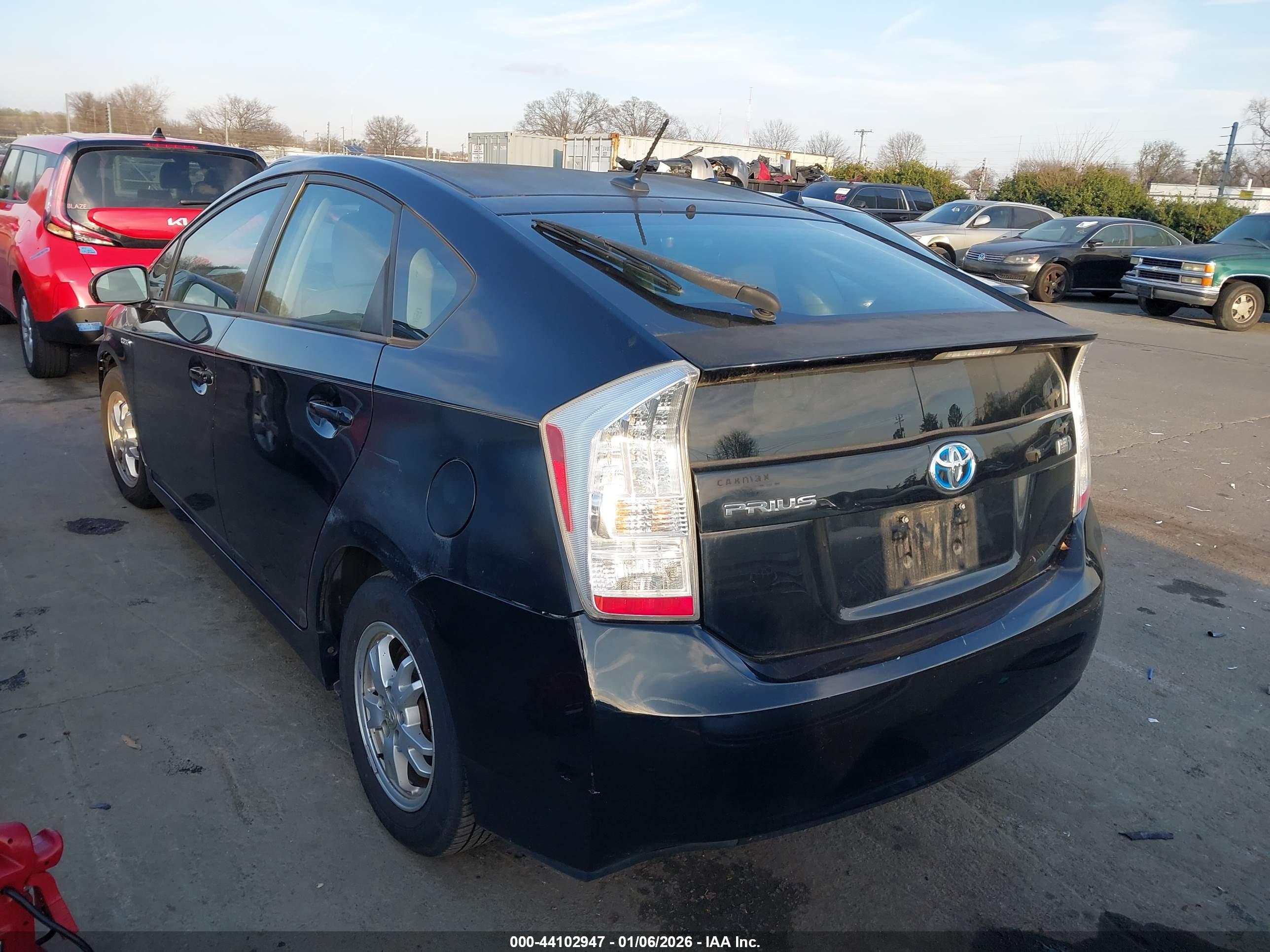 TOYOTA PRIUS image 3