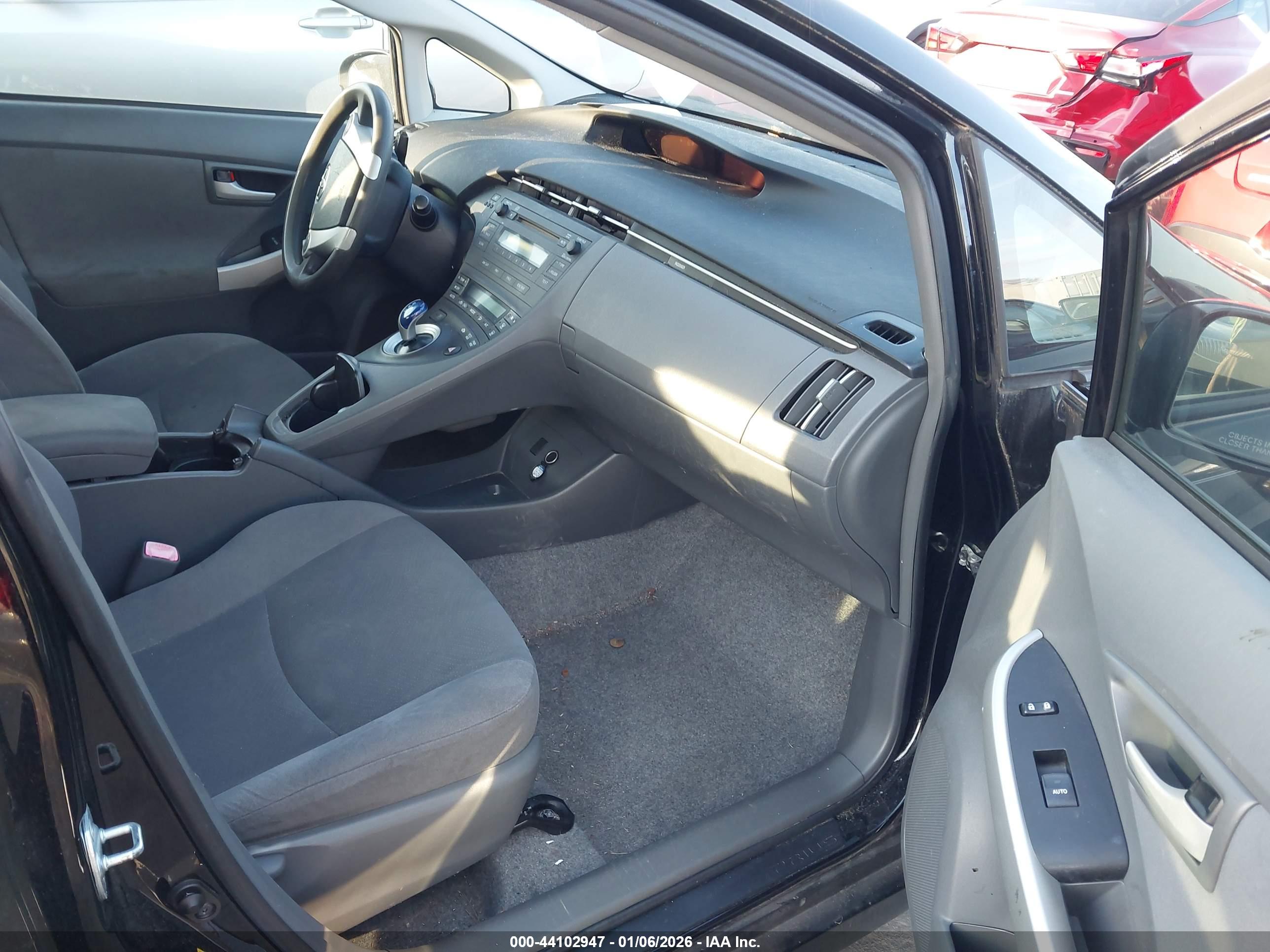 TOYOTA PRIUS image 5