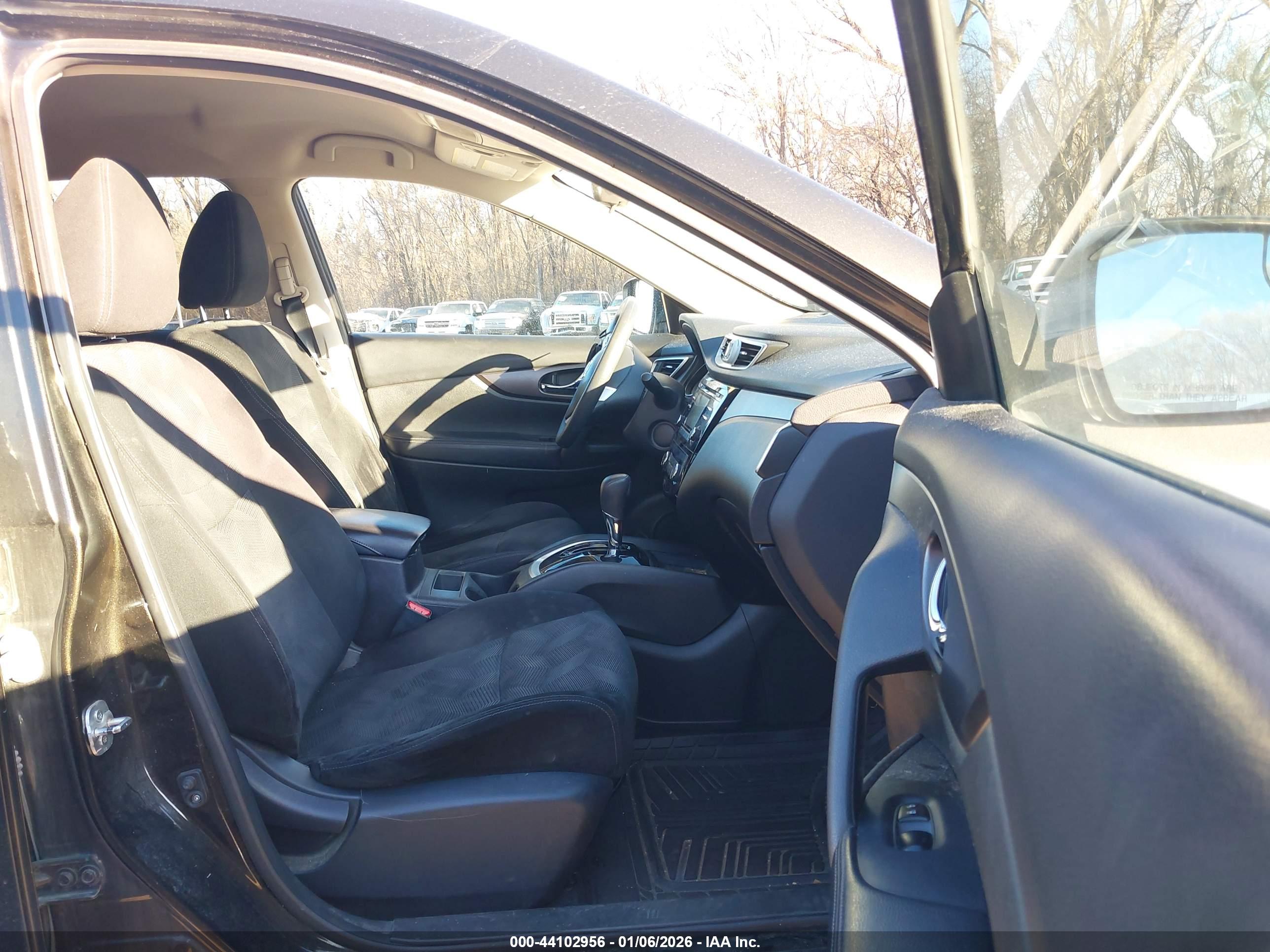 NISSAN ROGUE image 5