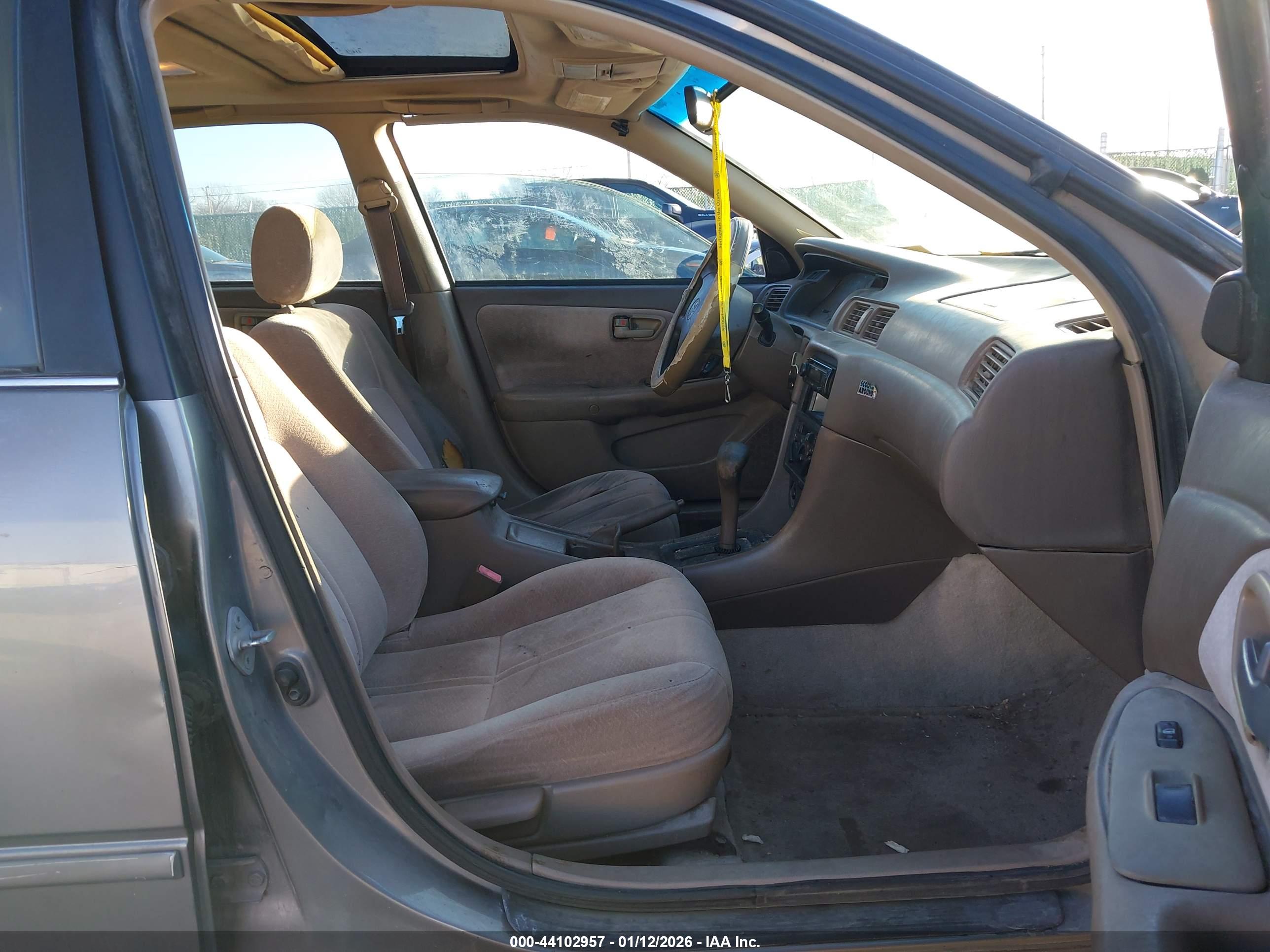 TOYOTA CAMRY image 5