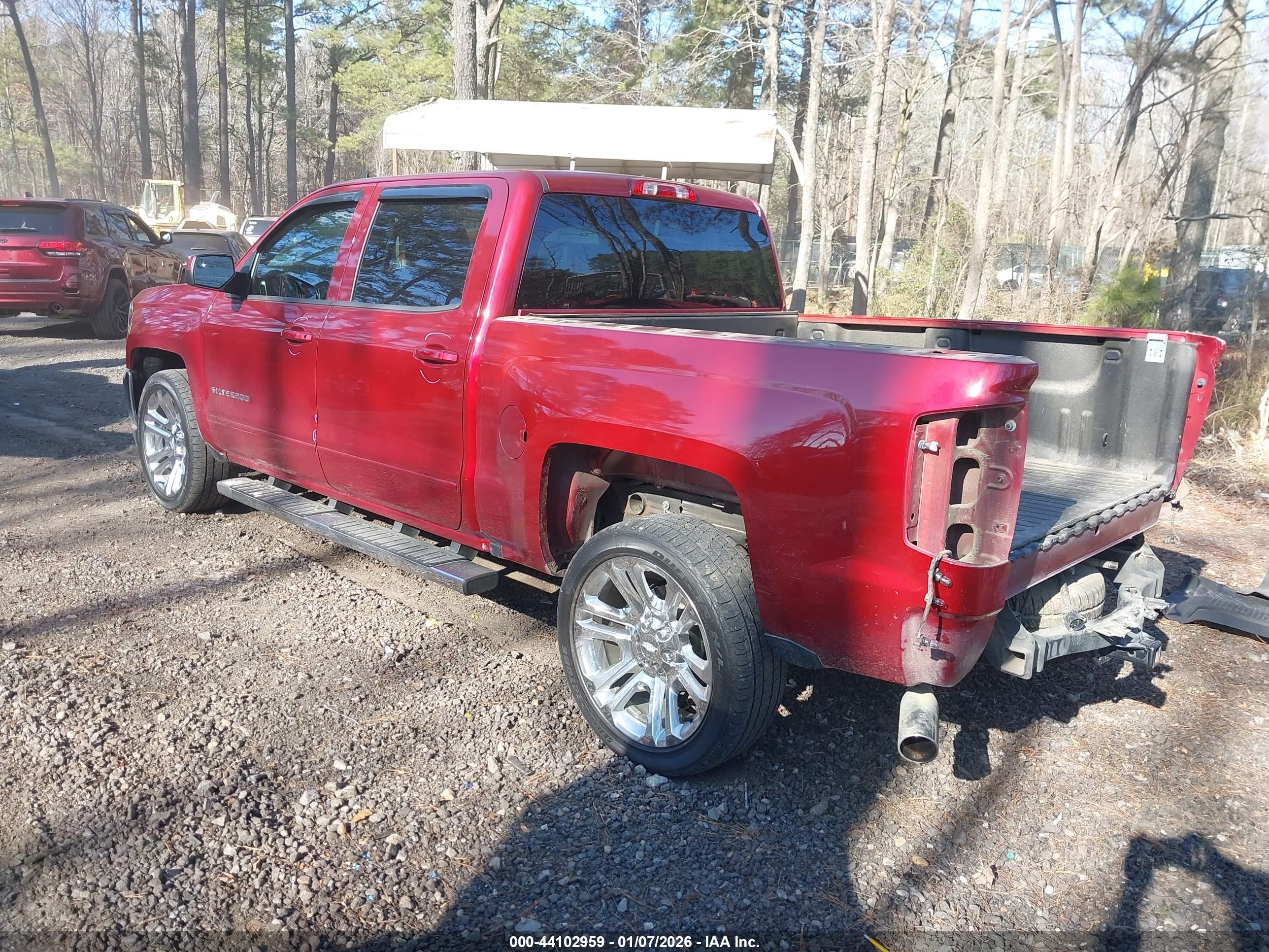 CHEVROLET SILVERADO image 3