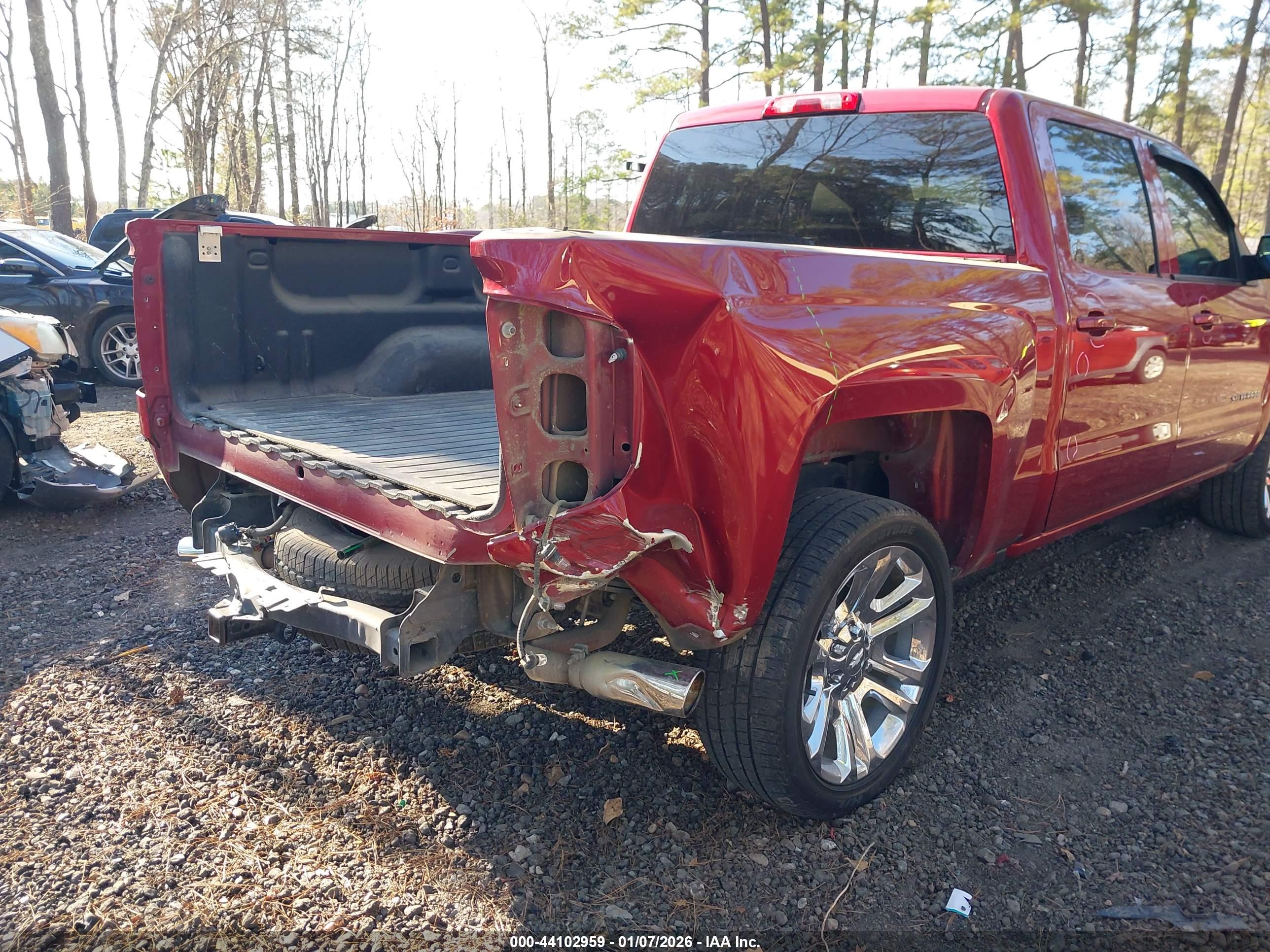 CHEVROLET SILVERADO image 6