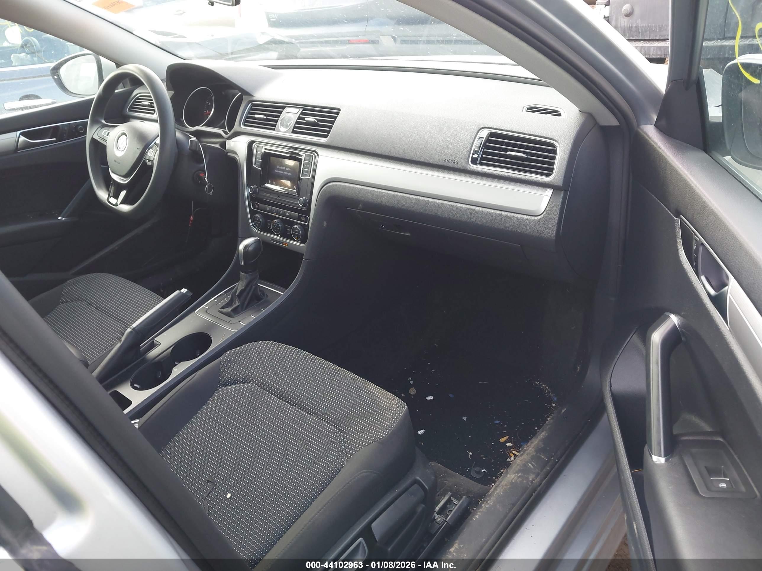 VOLKSWAGEN PASSAT image 5