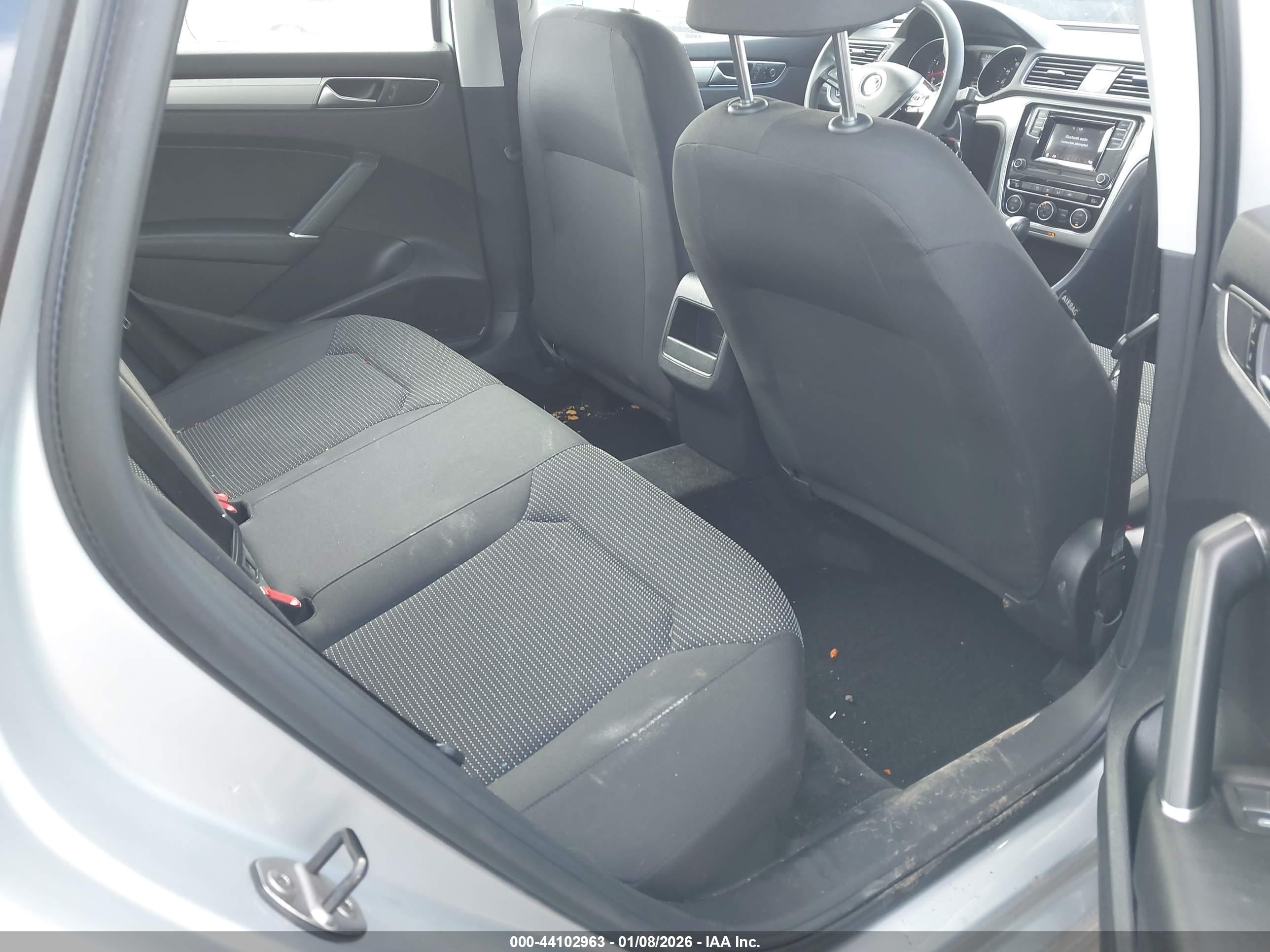 VOLKSWAGEN PASSAT image 8