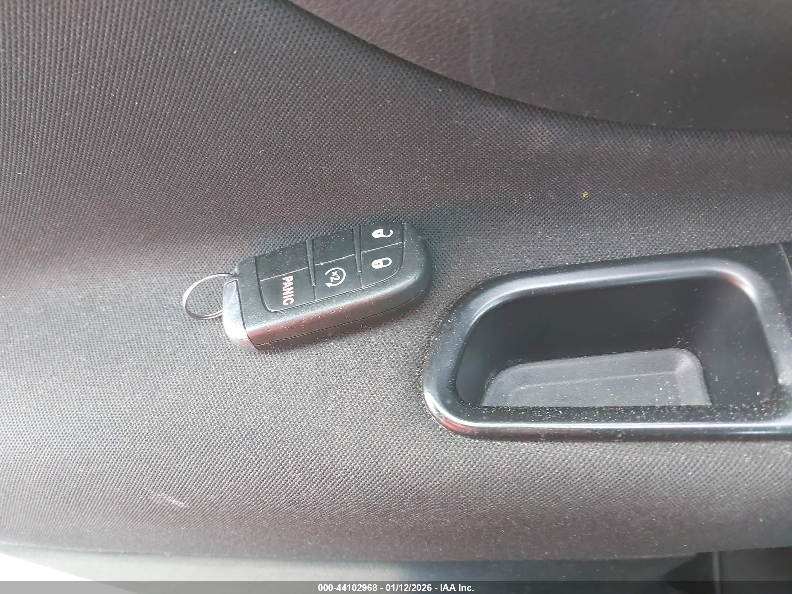JEEP RENEGADE image 11