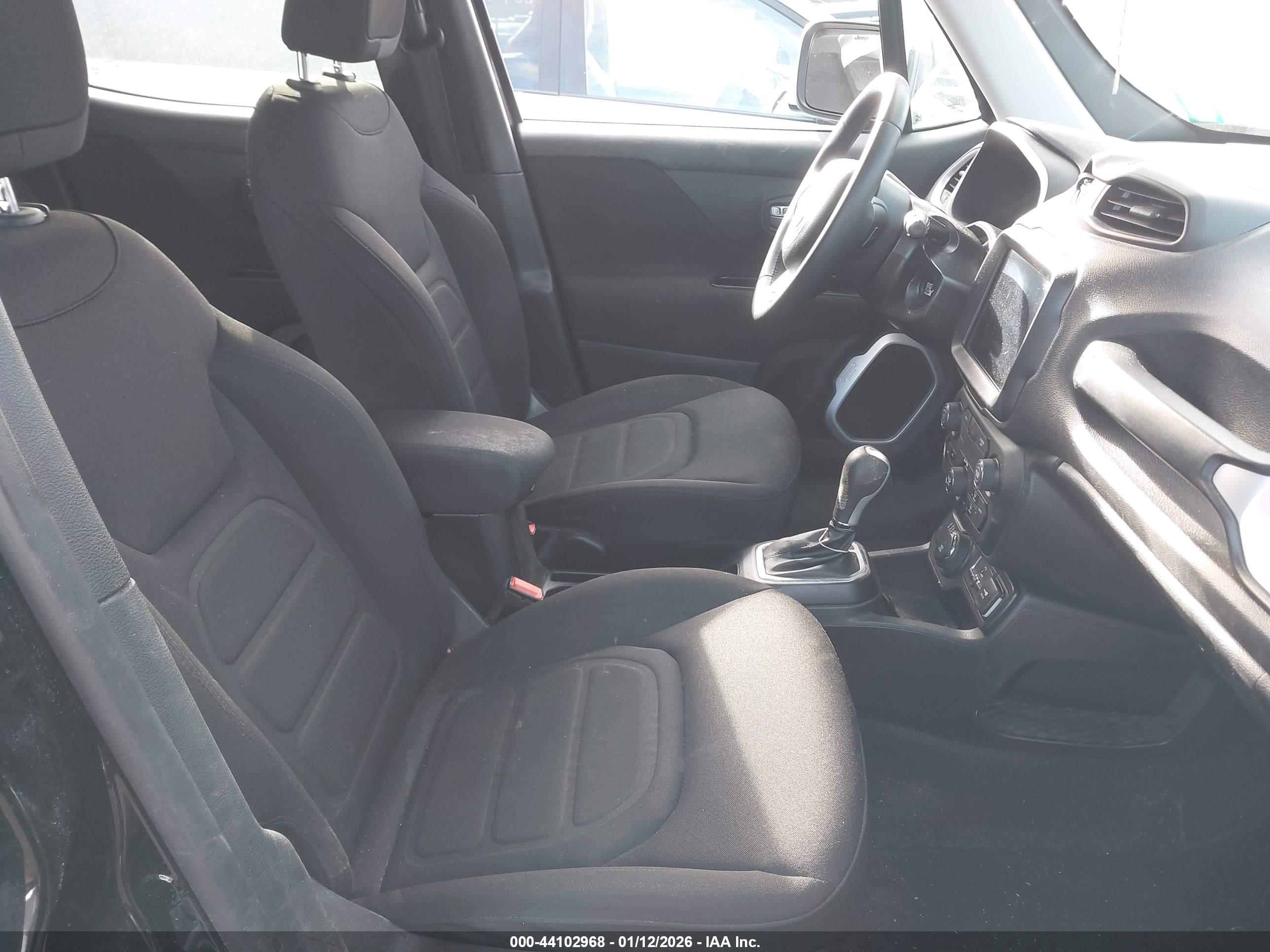 JEEP RENEGADE image 5
