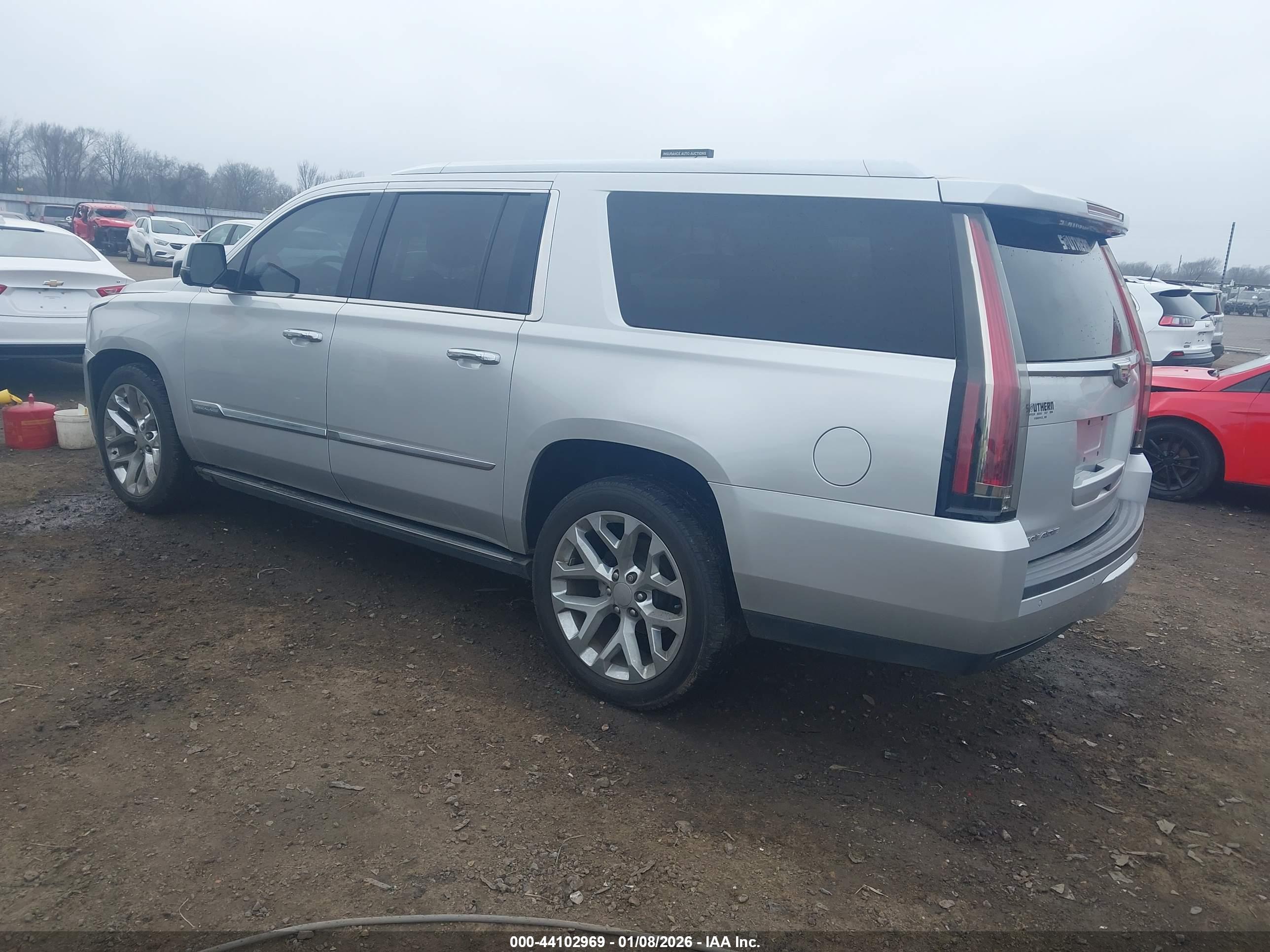 CADILLAC ESCALADE image 3