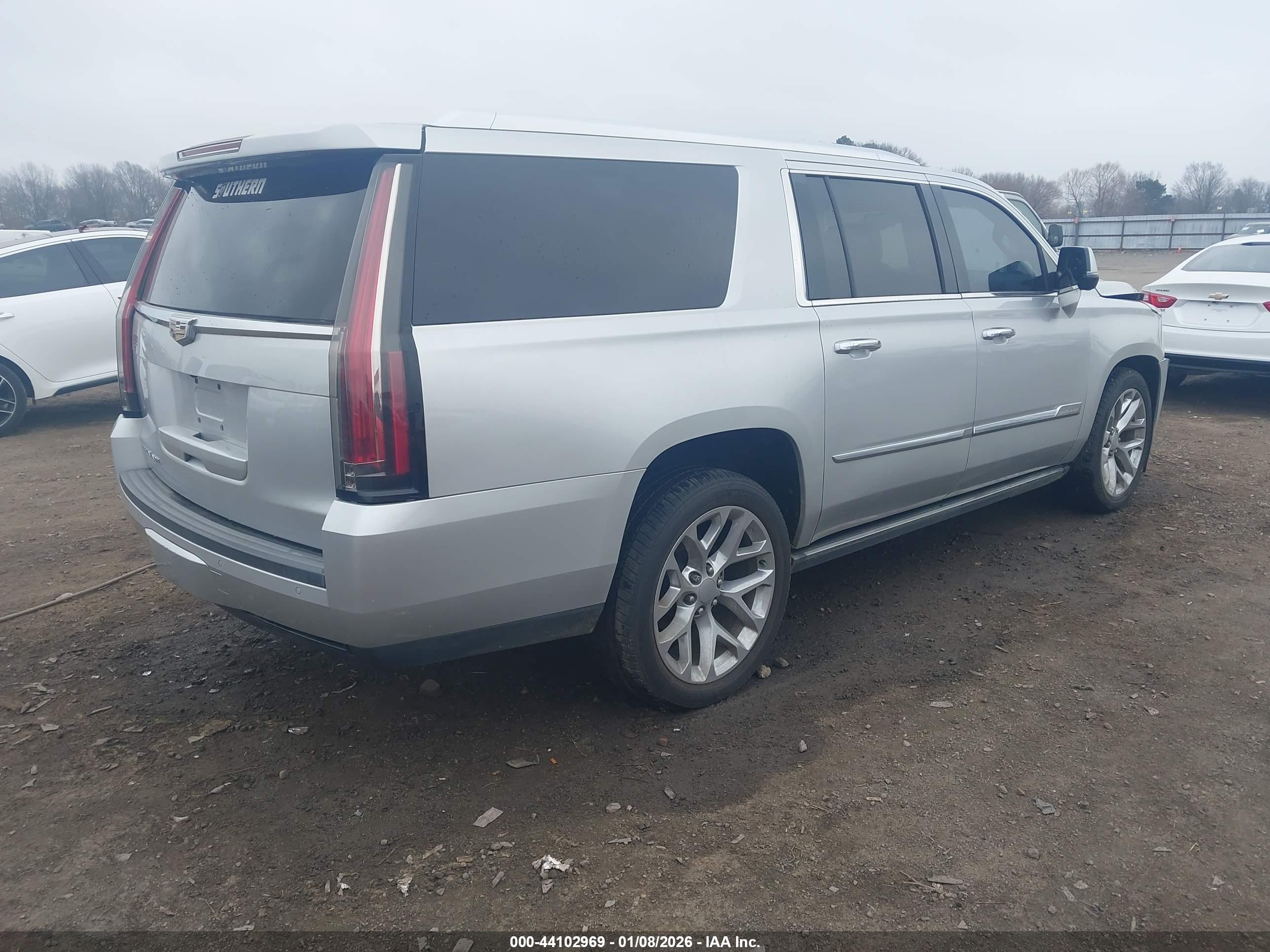 CADILLAC ESCALADE image 4