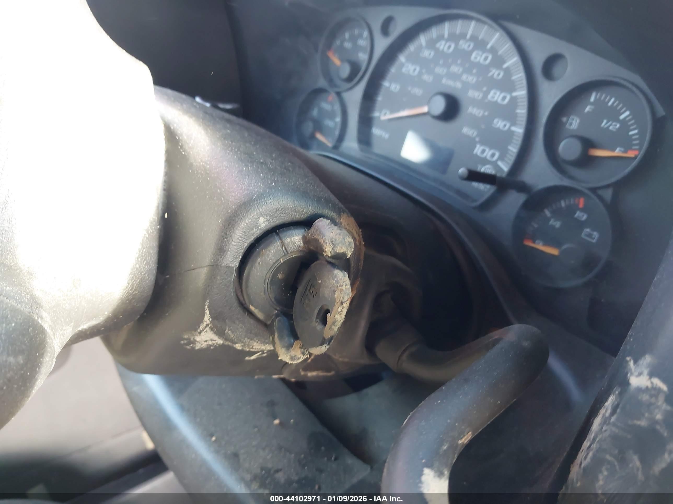 CHEVROLET EXPRESS image 11