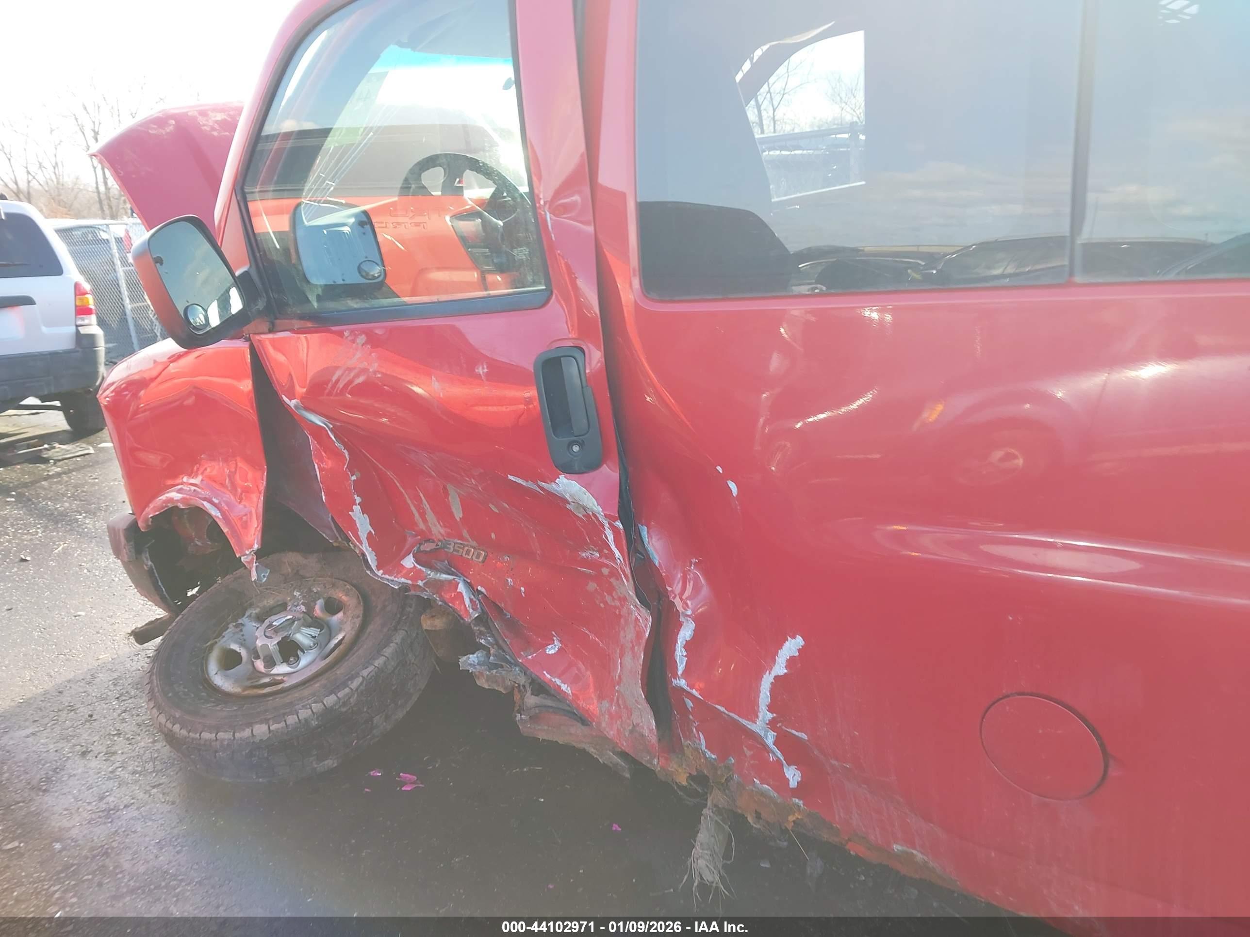 CHEVROLET EXPRESS image 6