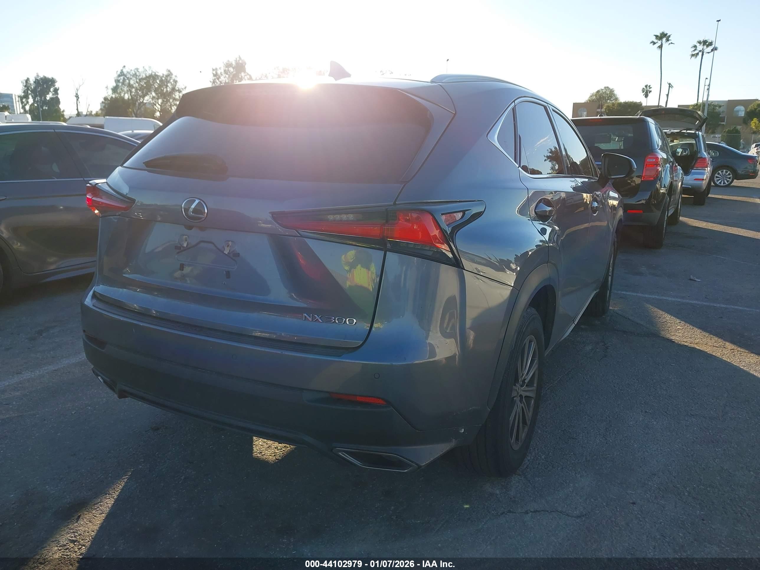 LEXUS NX image 4