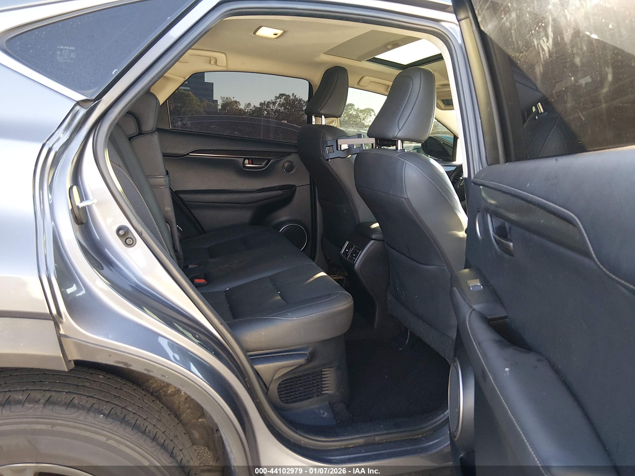LEXUS NX image 8