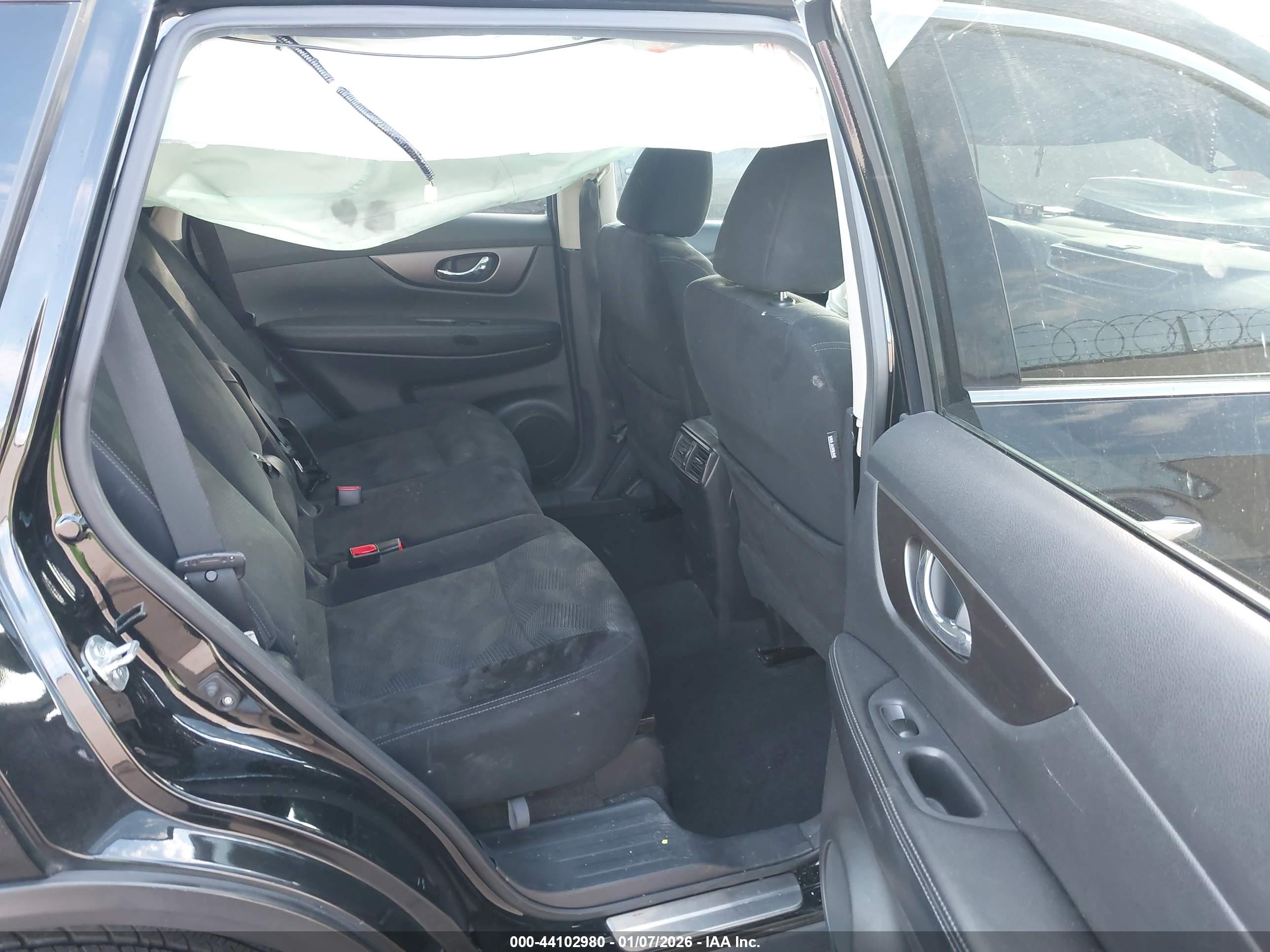 NISSAN ROGUE image 8