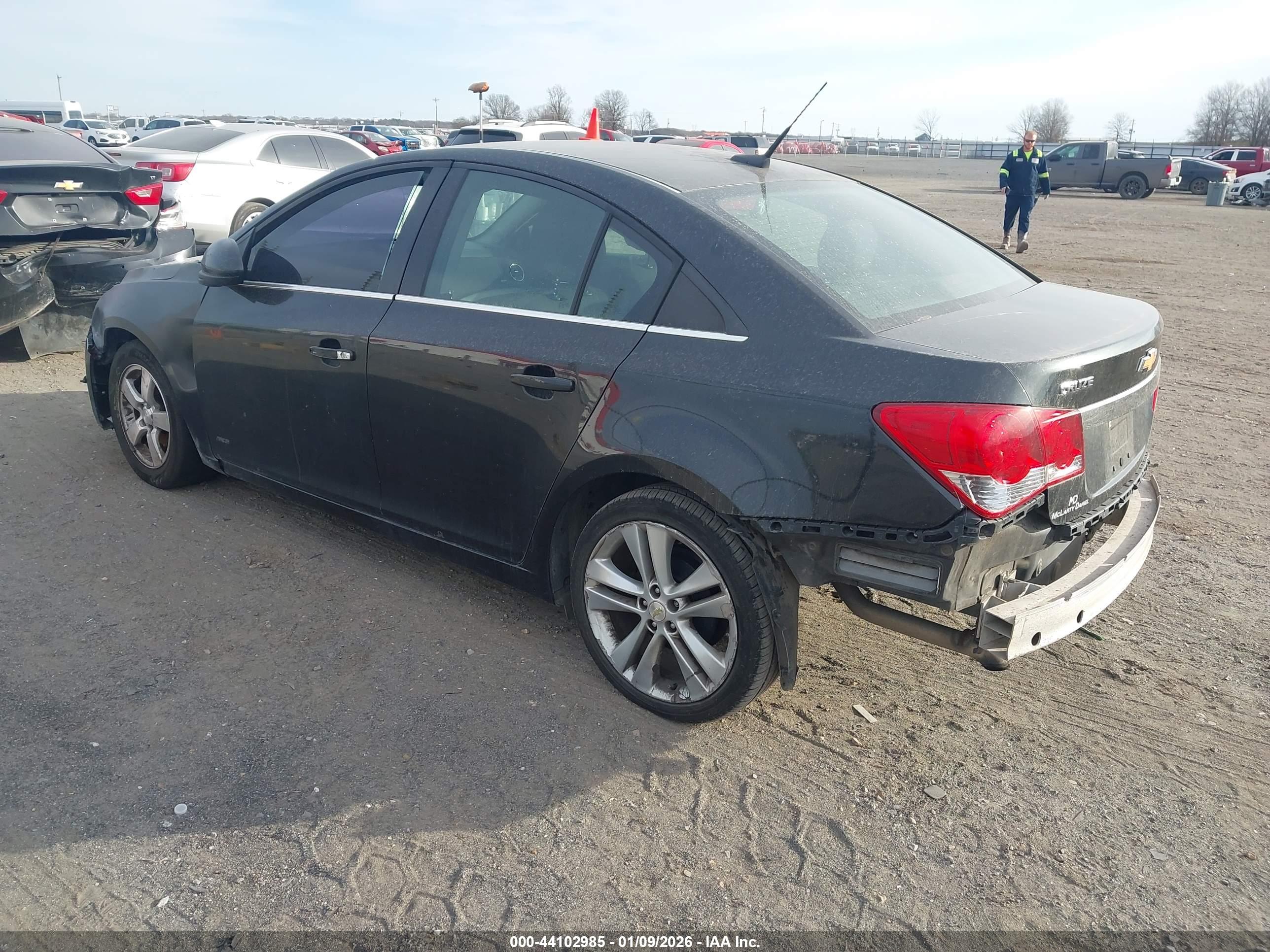 CHEVROLET CRUZE image 3