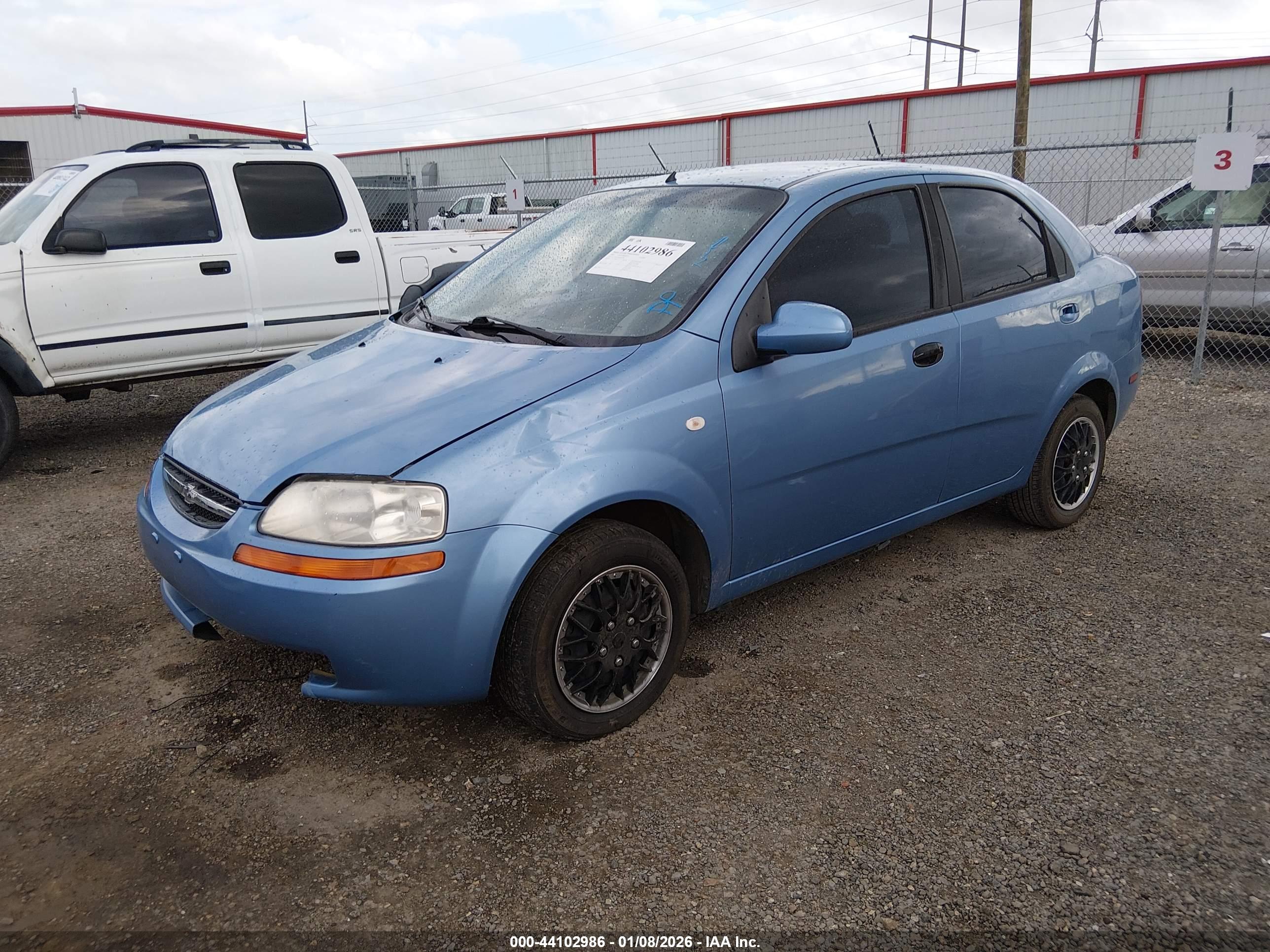 CHEVROLET AVEO image 2