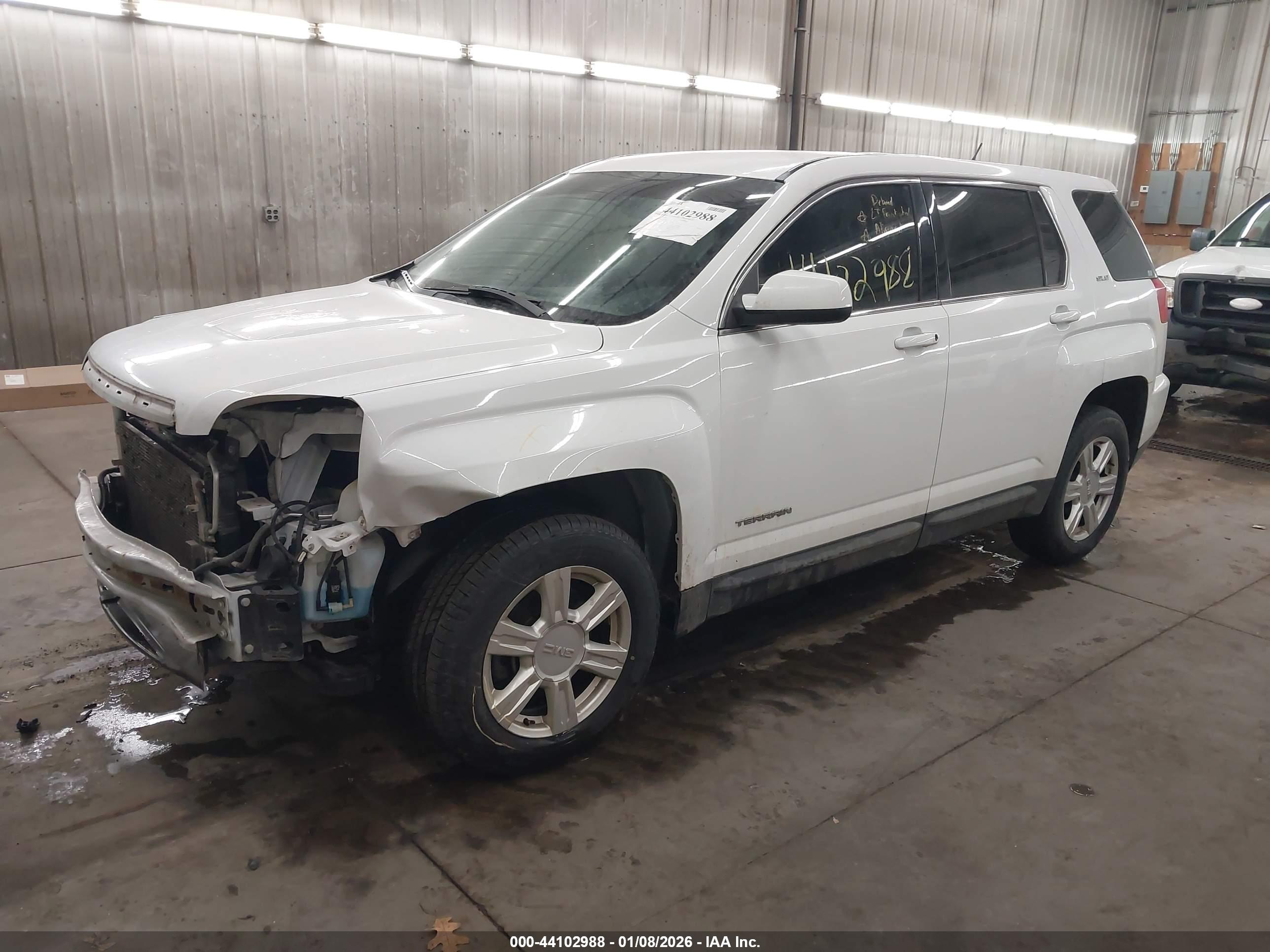 GMC TERRAIN image 2