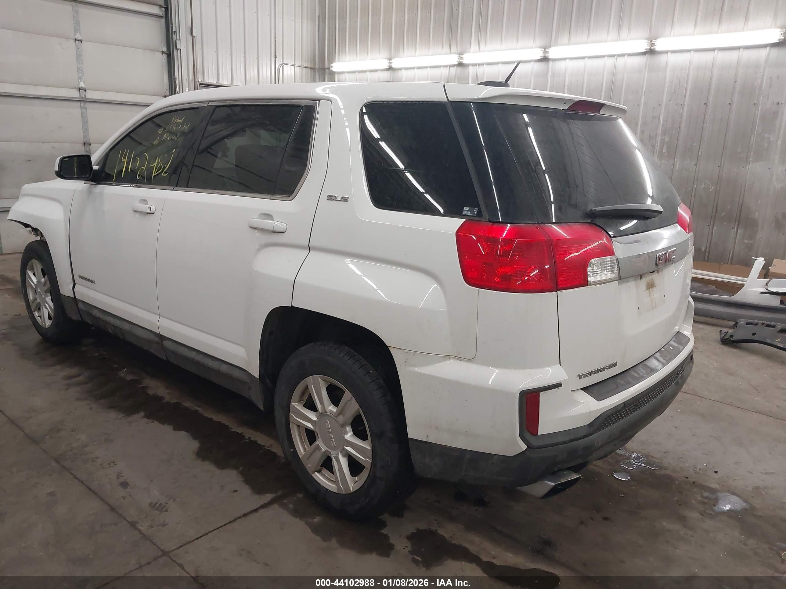GMC TERRAIN image 3