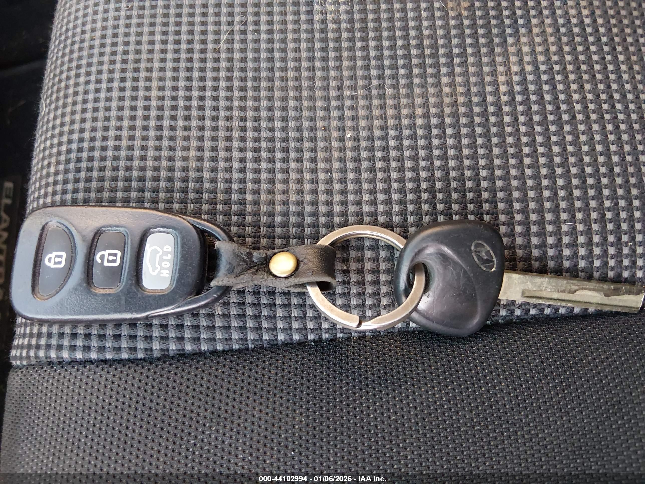 HYUNDAI ELANTRA image 11