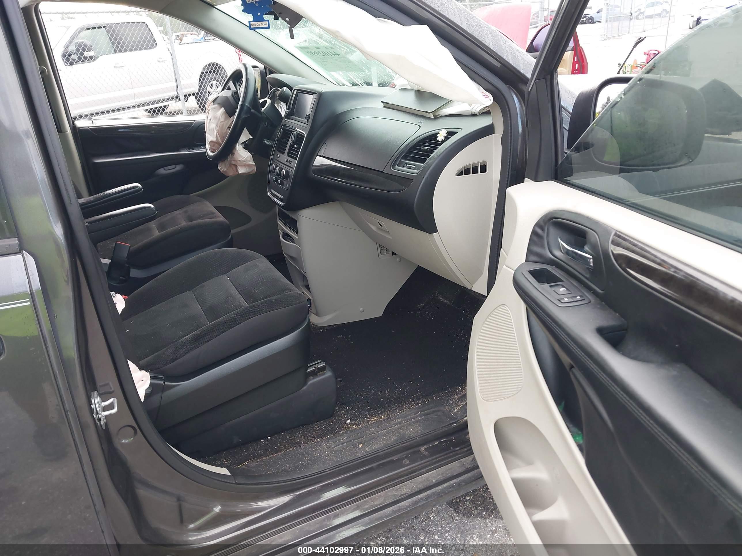 DODGE GRAND image 5
