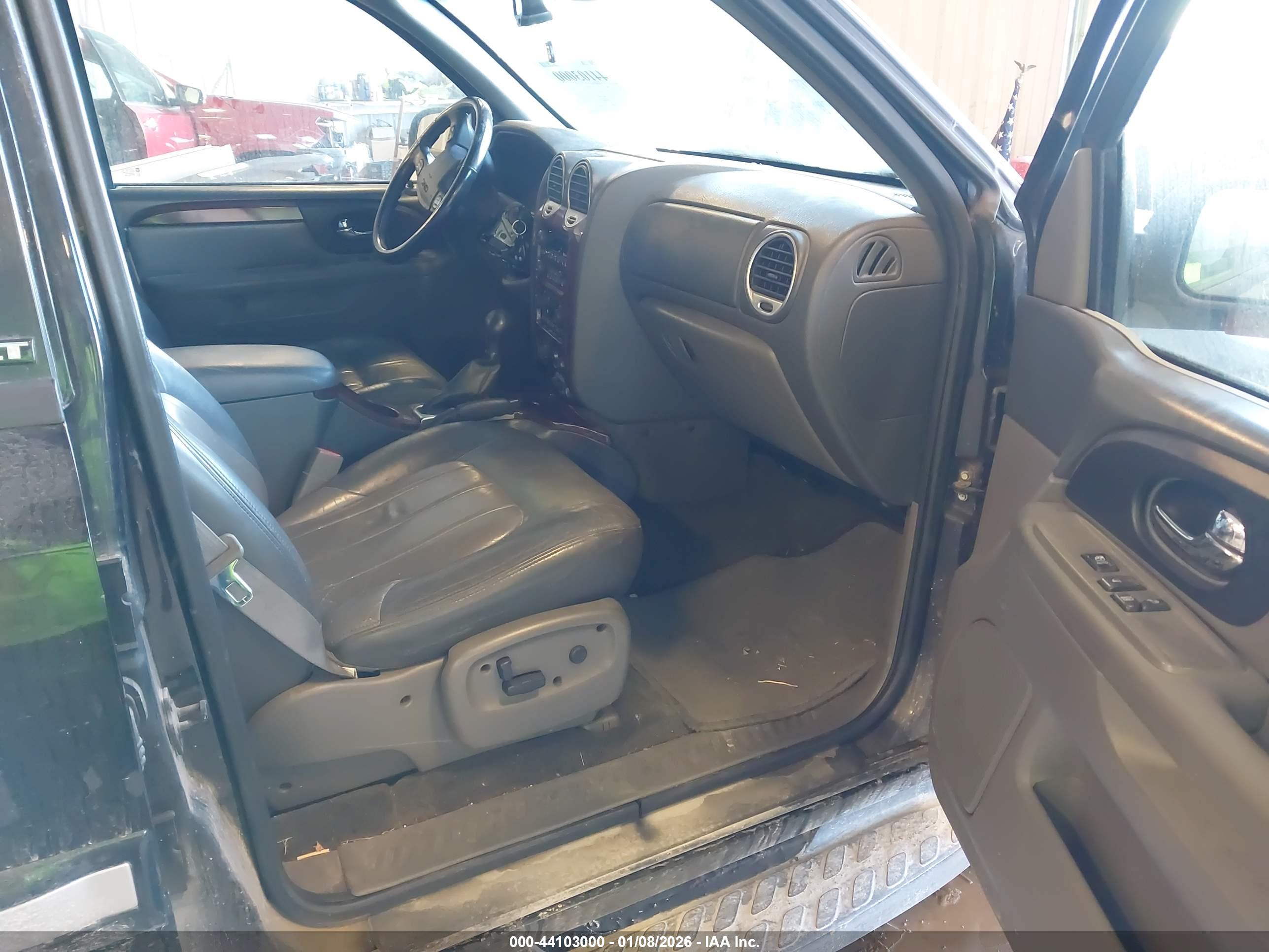 GMC ENVOY image 5