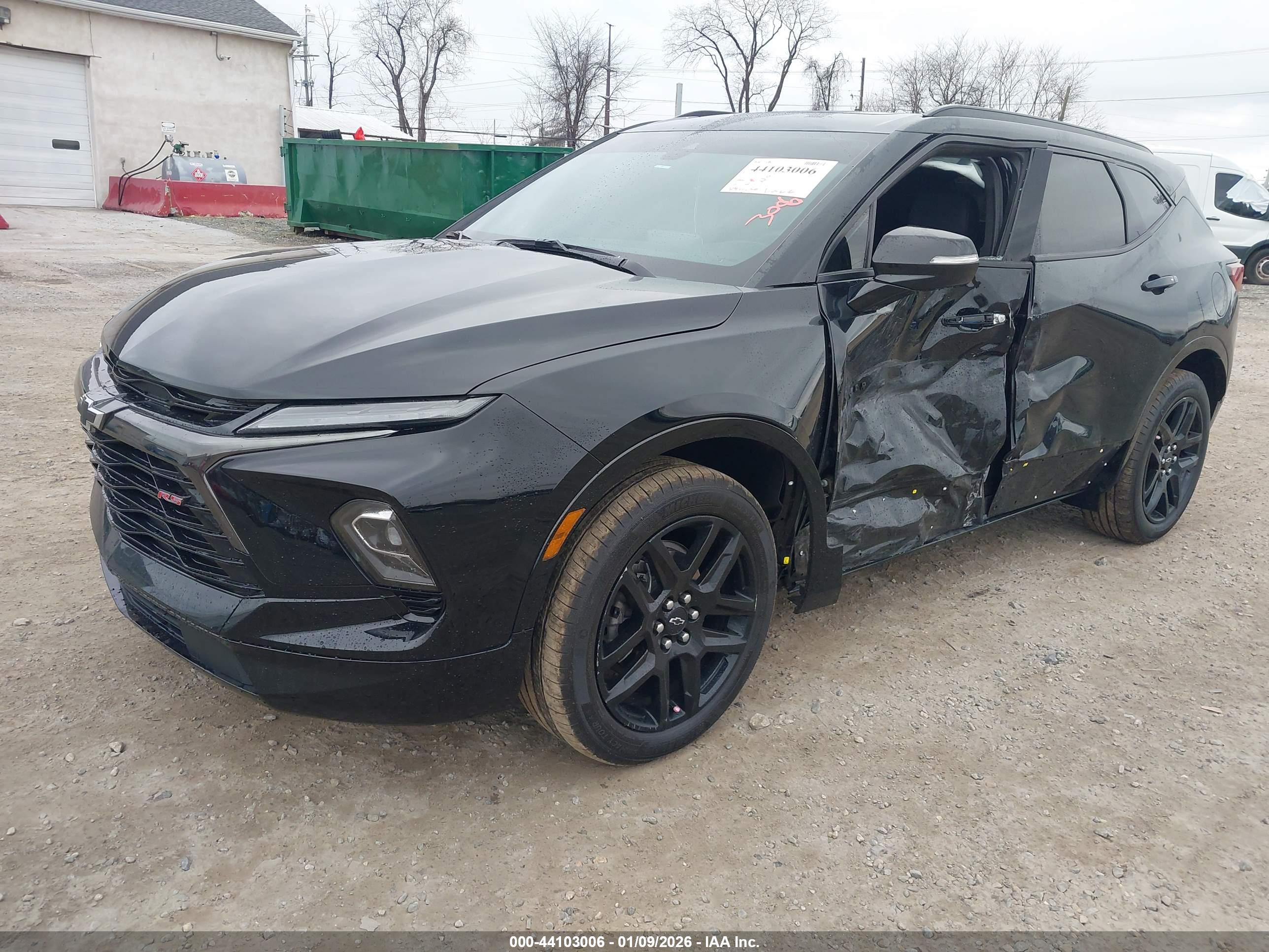 CHEVROLET BLAZER image 2