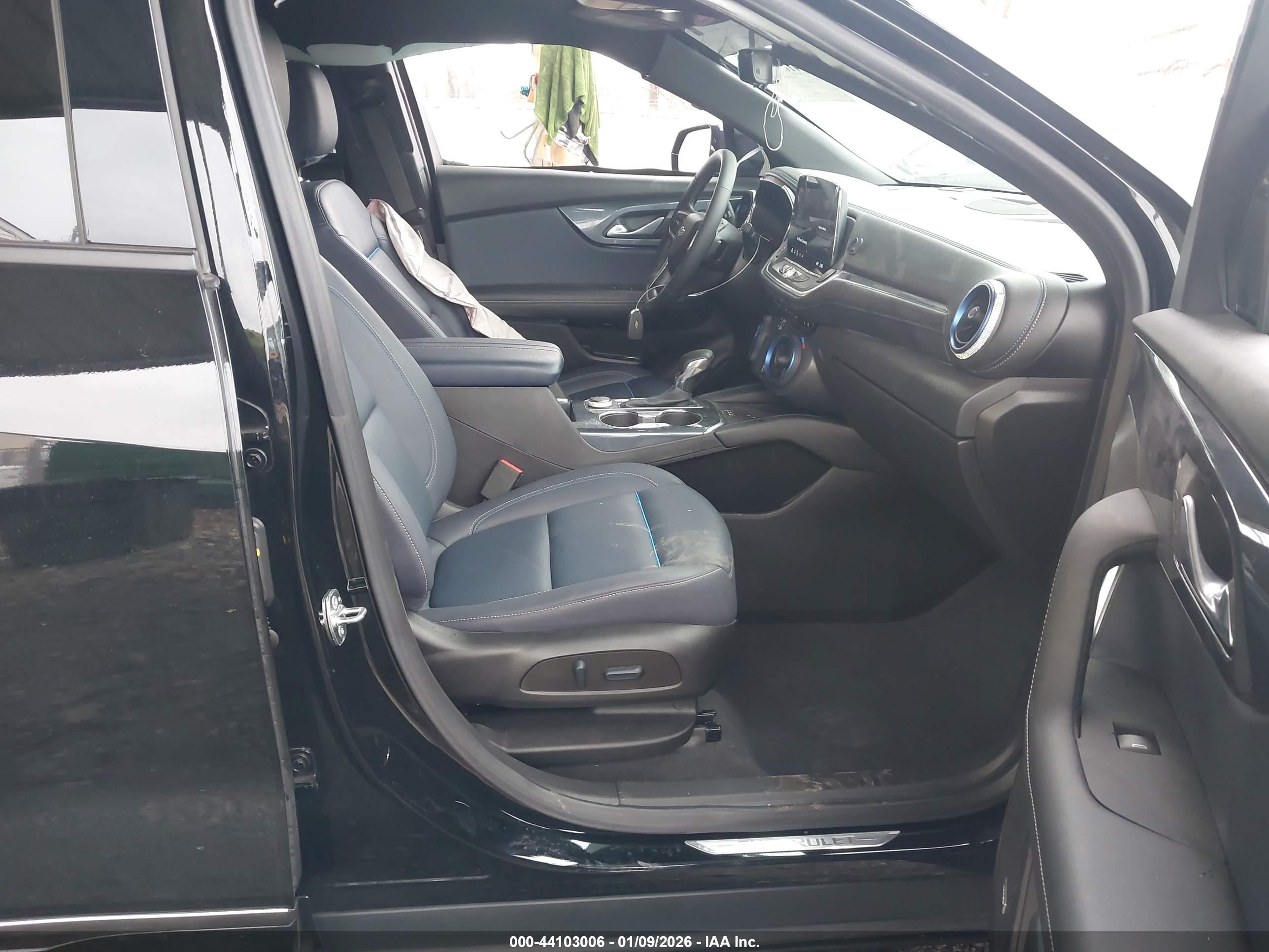 CHEVROLET BLAZER image 5