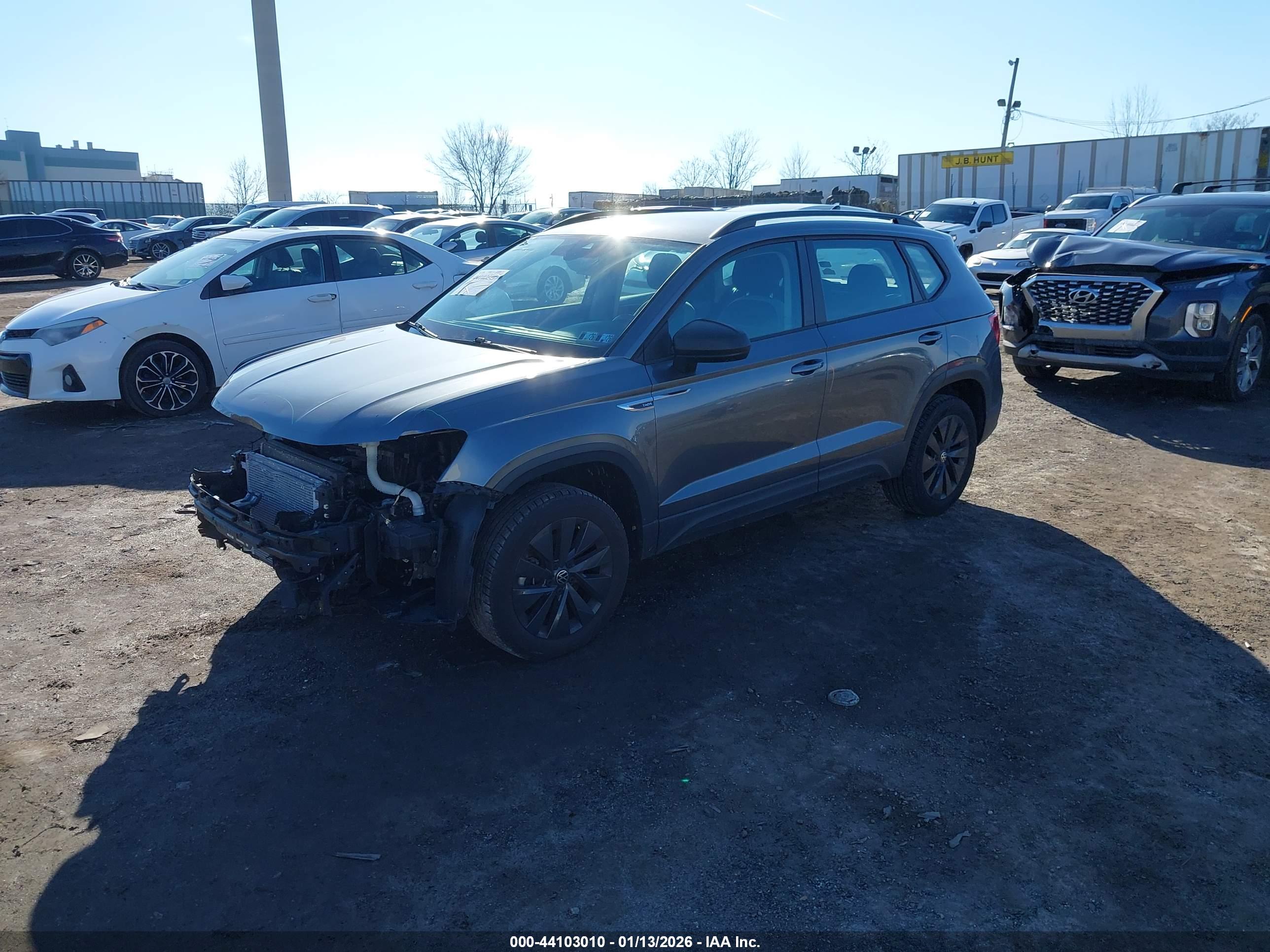 VOLKSWAGEN TAOS image 2