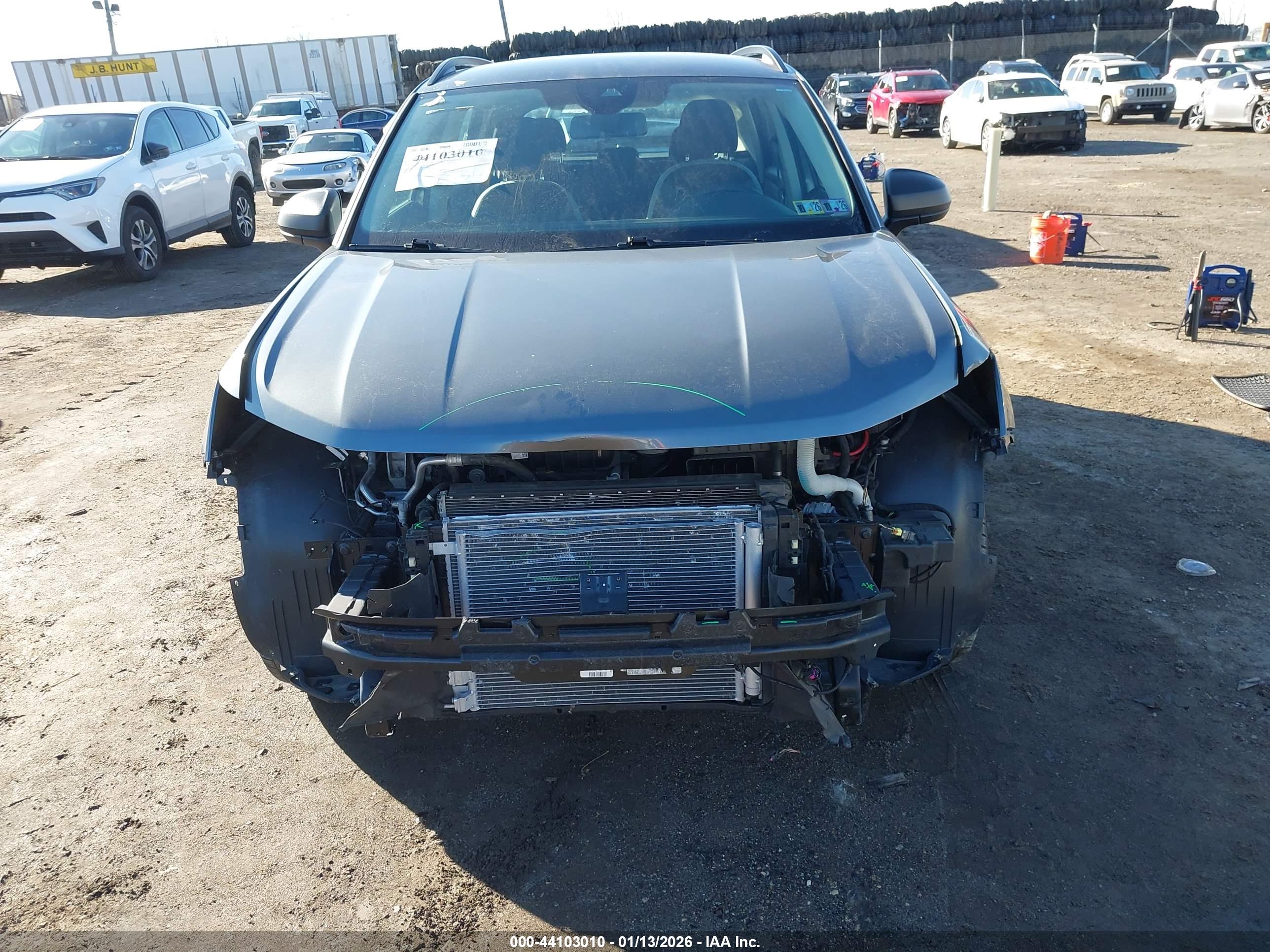 VOLKSWAGEN TAOS image 6