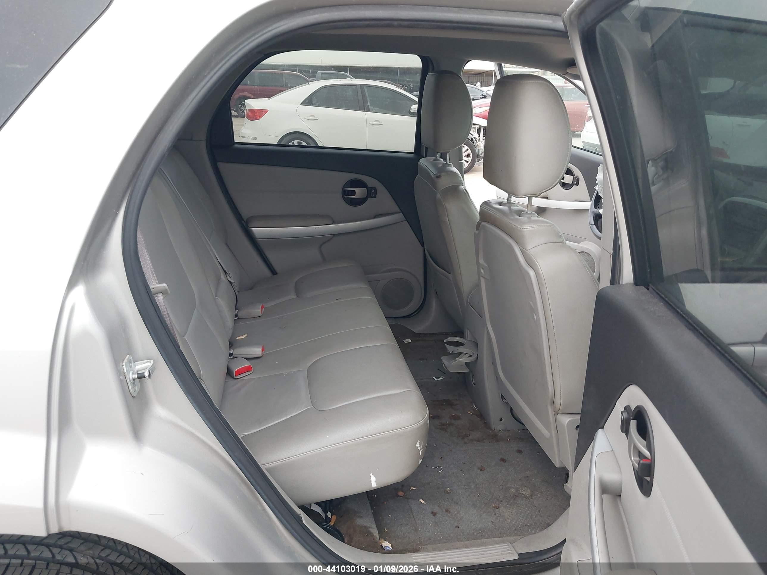 CHEVROLET EQUINOX image 8