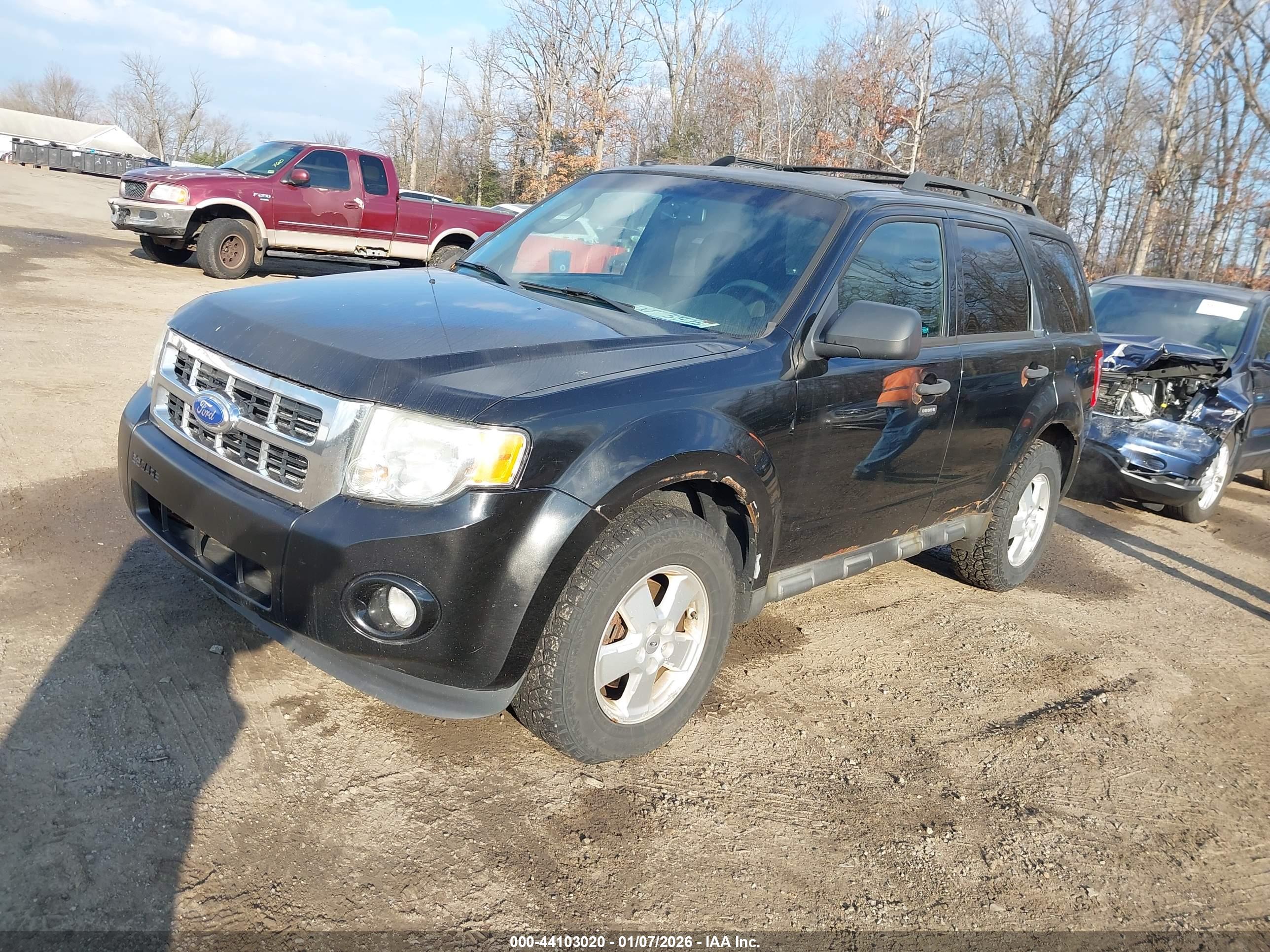 FORD ESCAPE image 2