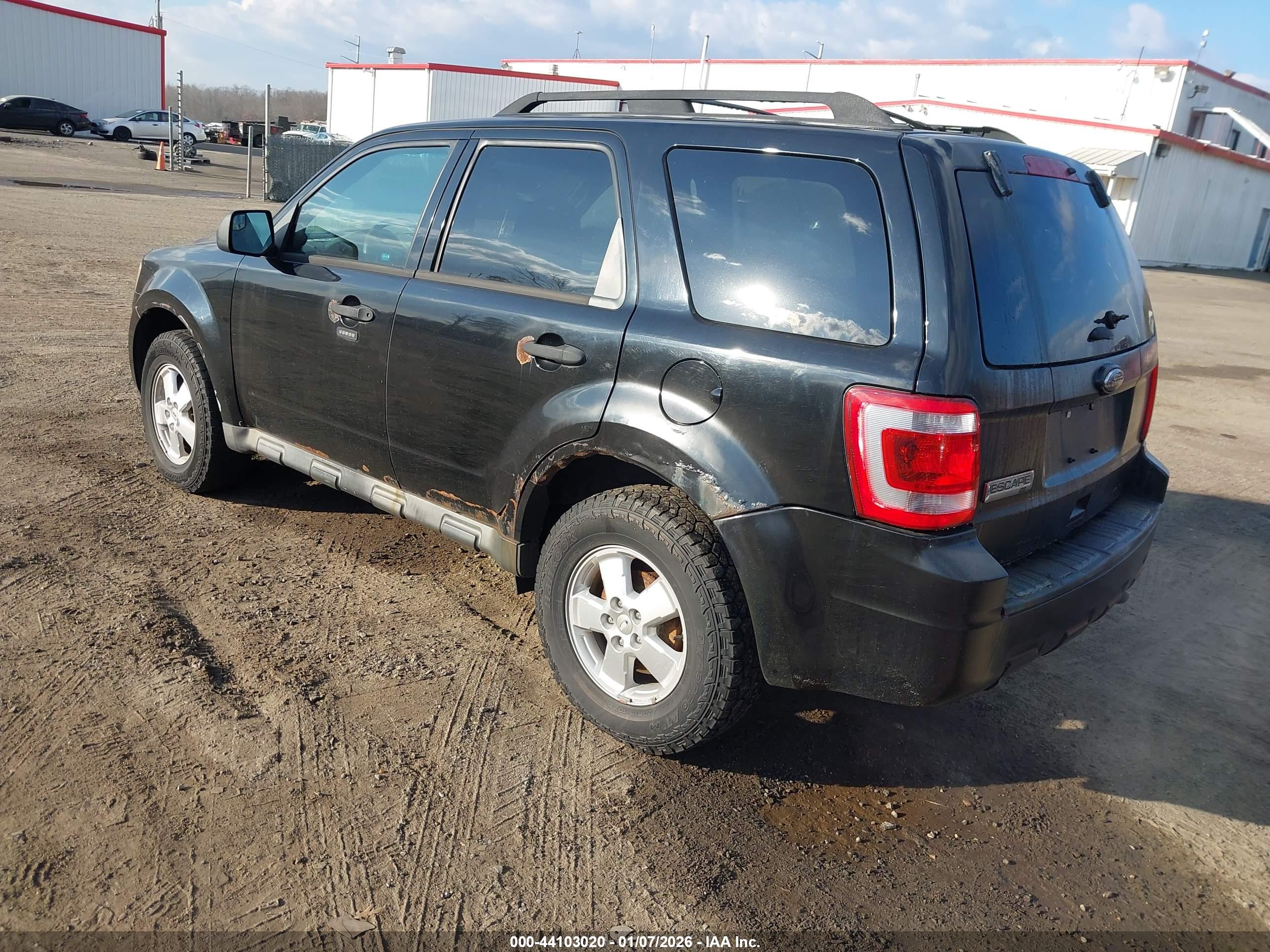FORD ESCAPE image 3