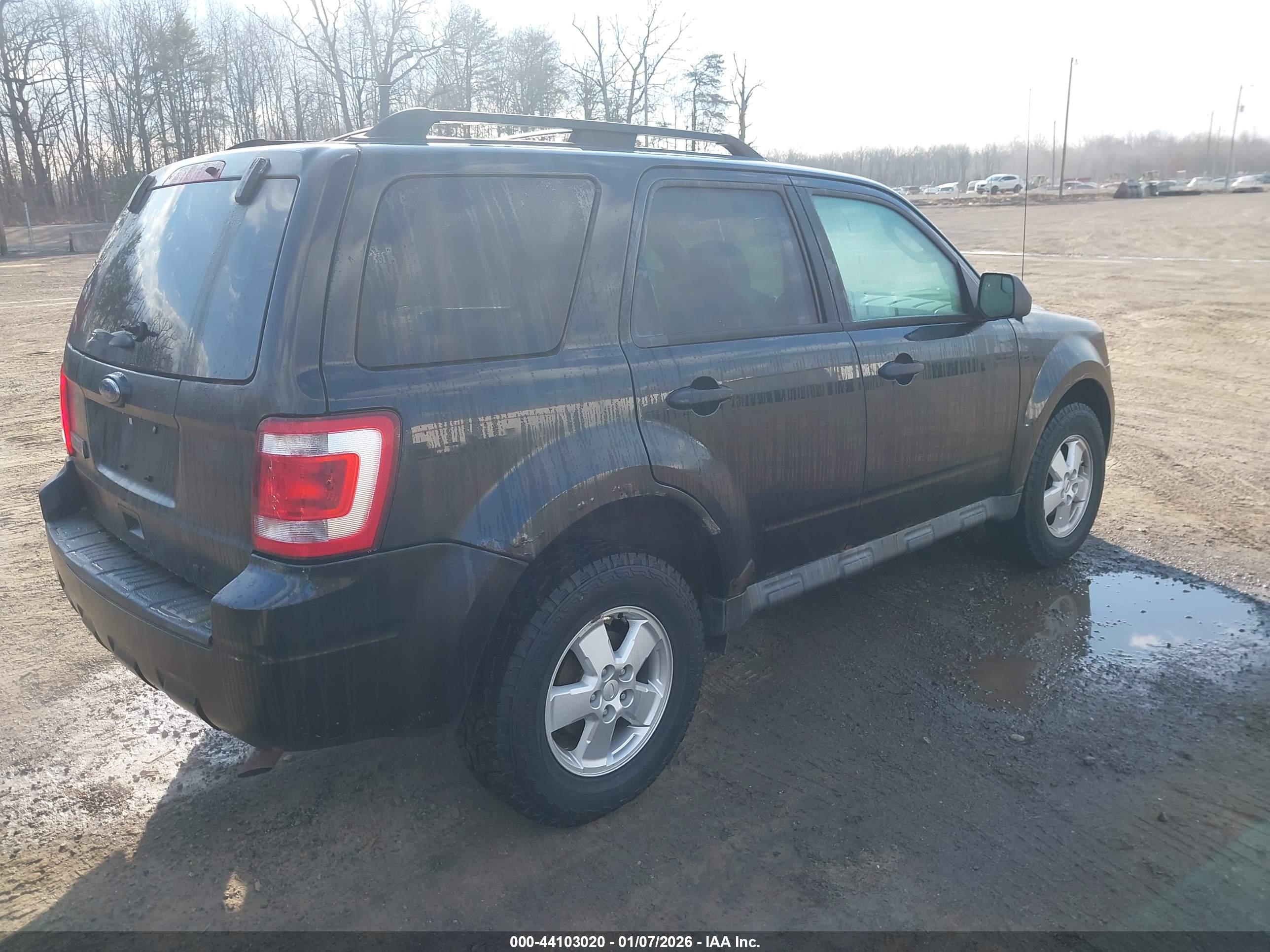 FORD ESCAPE image 4