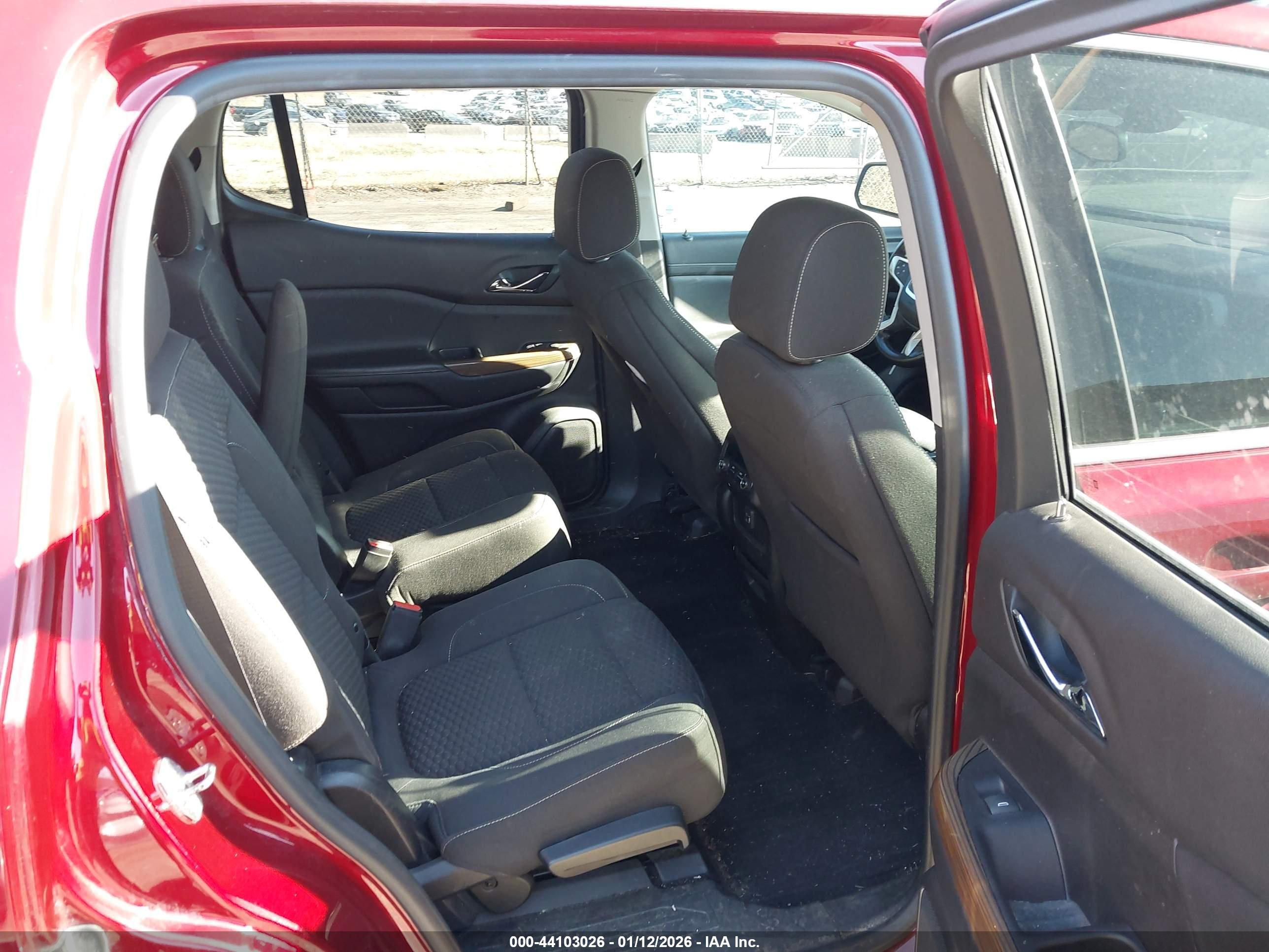 GMC ACADIA image 8