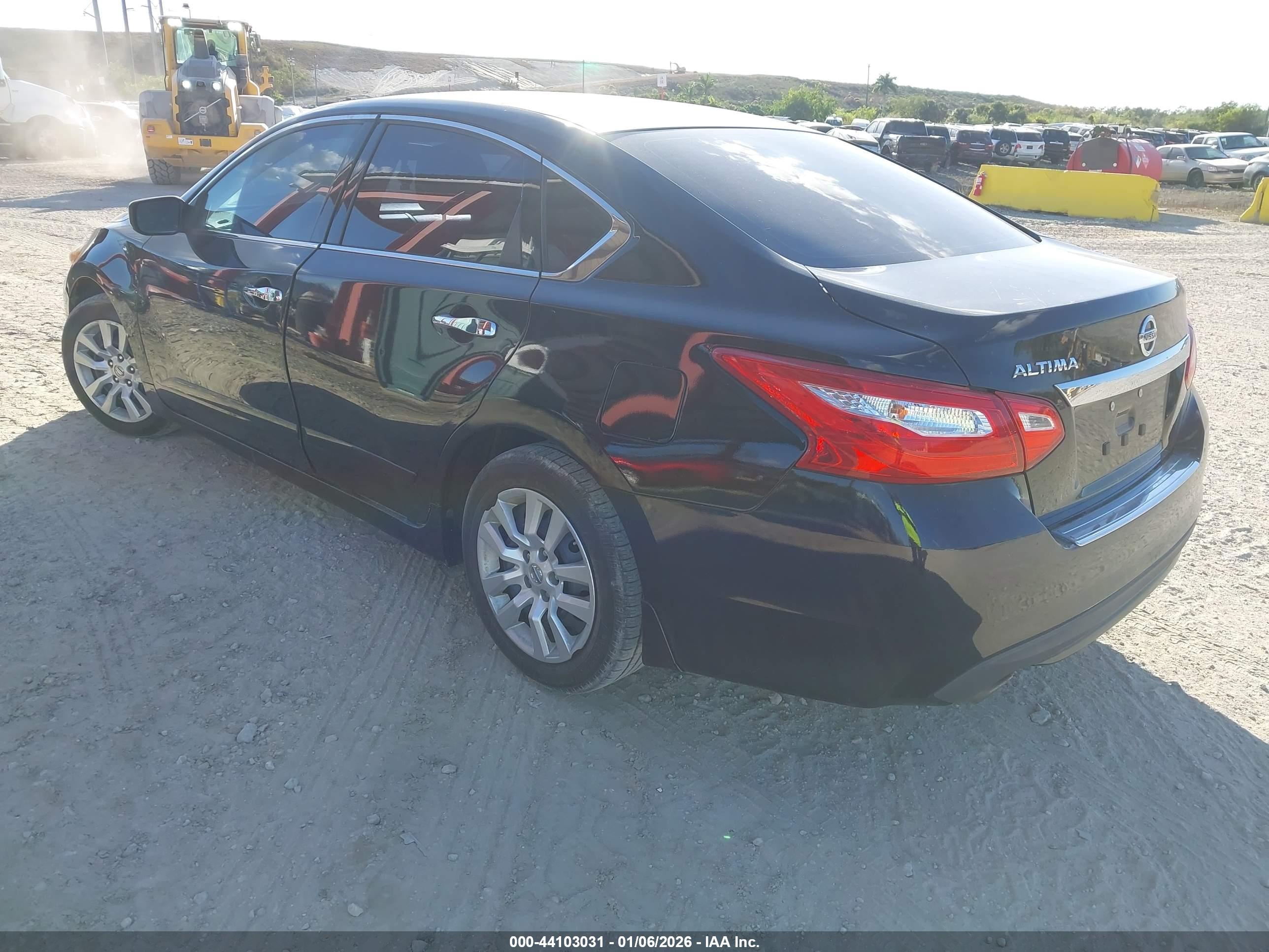 NISSAN ALTIMA image 3