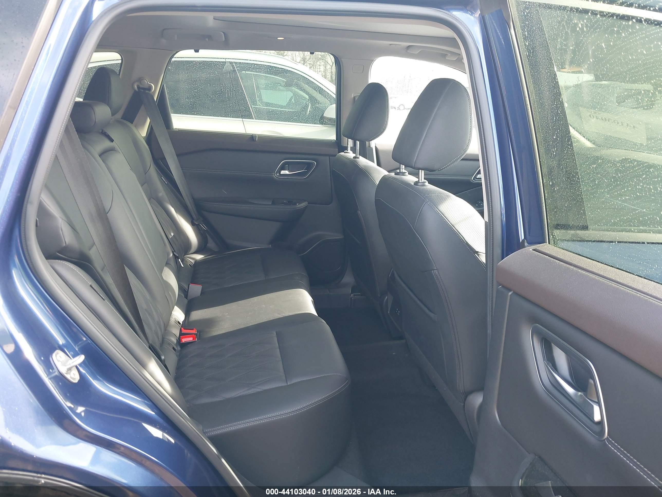 NISSAN ROGUE image 8
