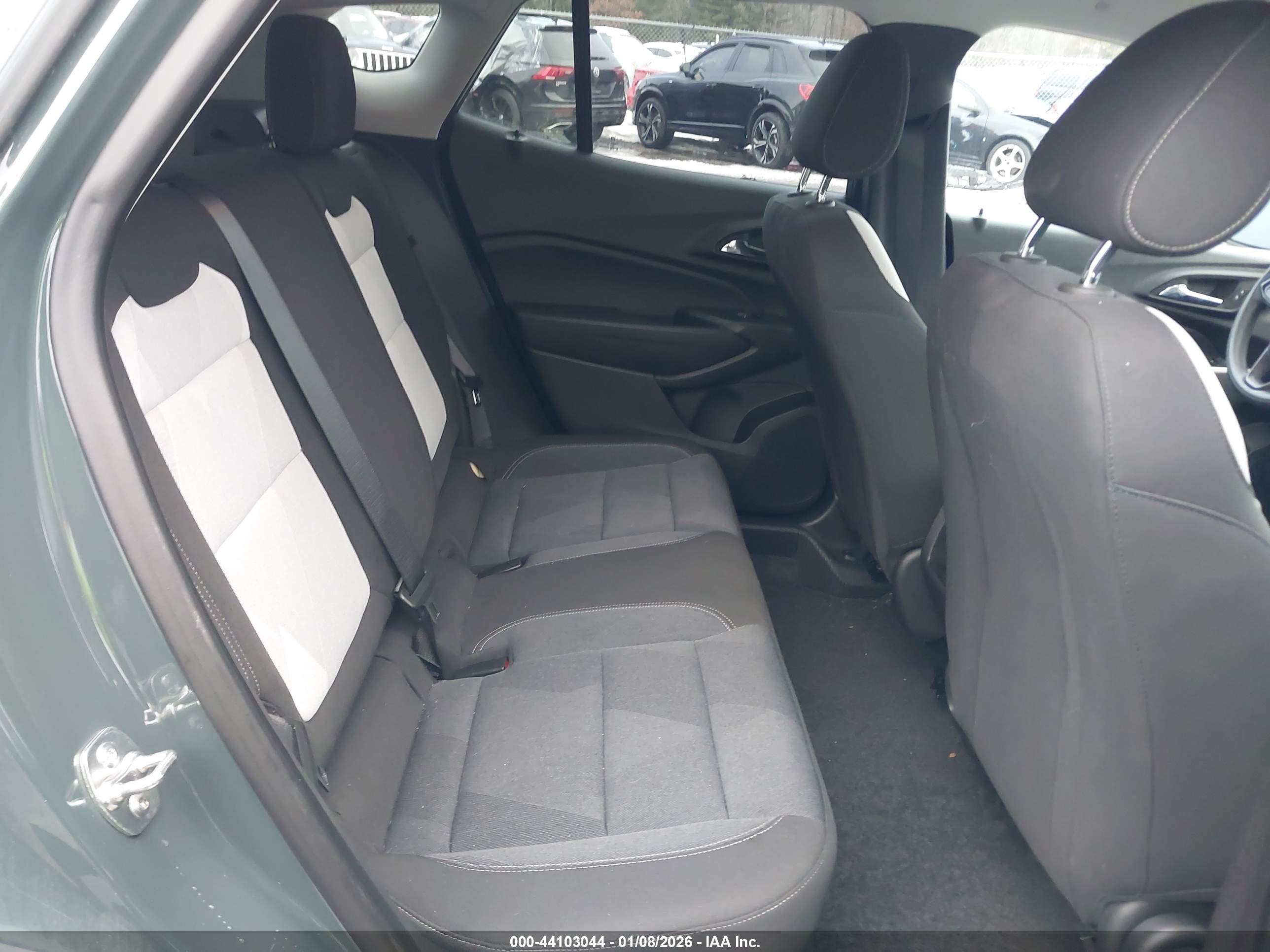 CHEVROLET TRAX image 8