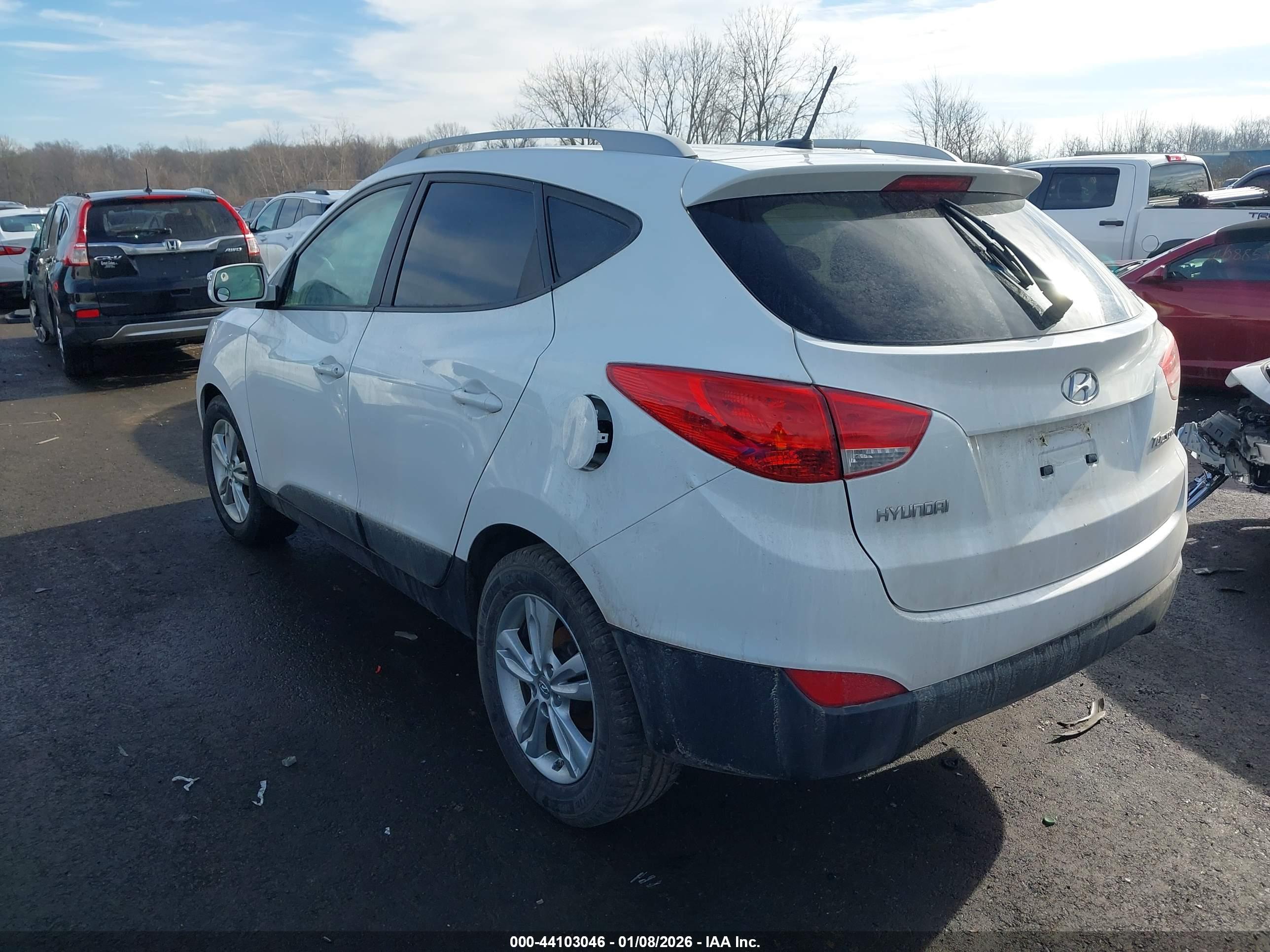 HYUNDAI TUCSON image 3