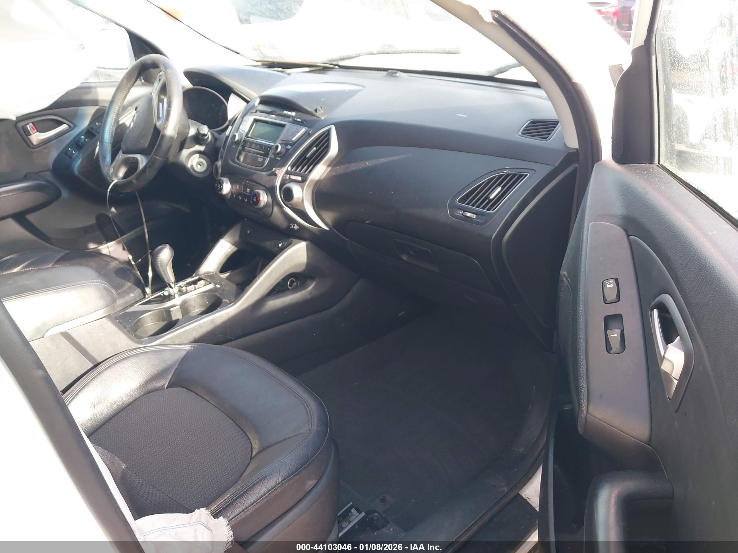 HYUNDAI TUCSON image 5