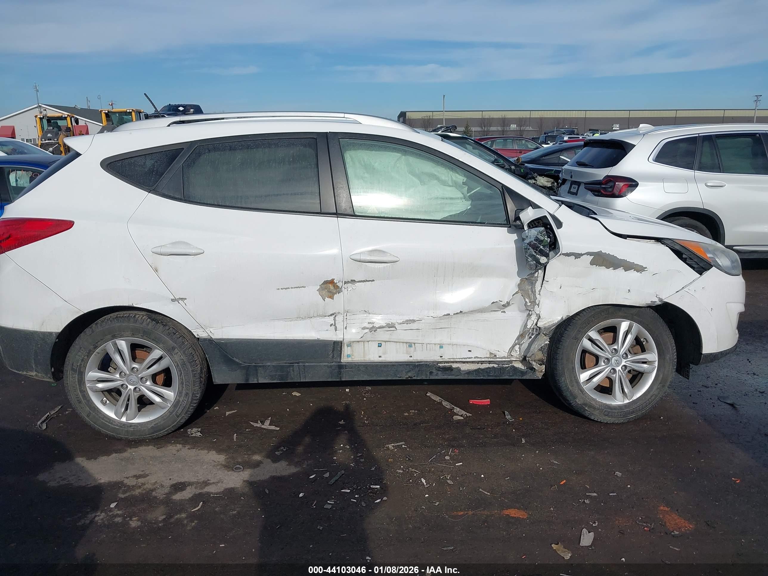 HYUNDAI TUCSON image 6