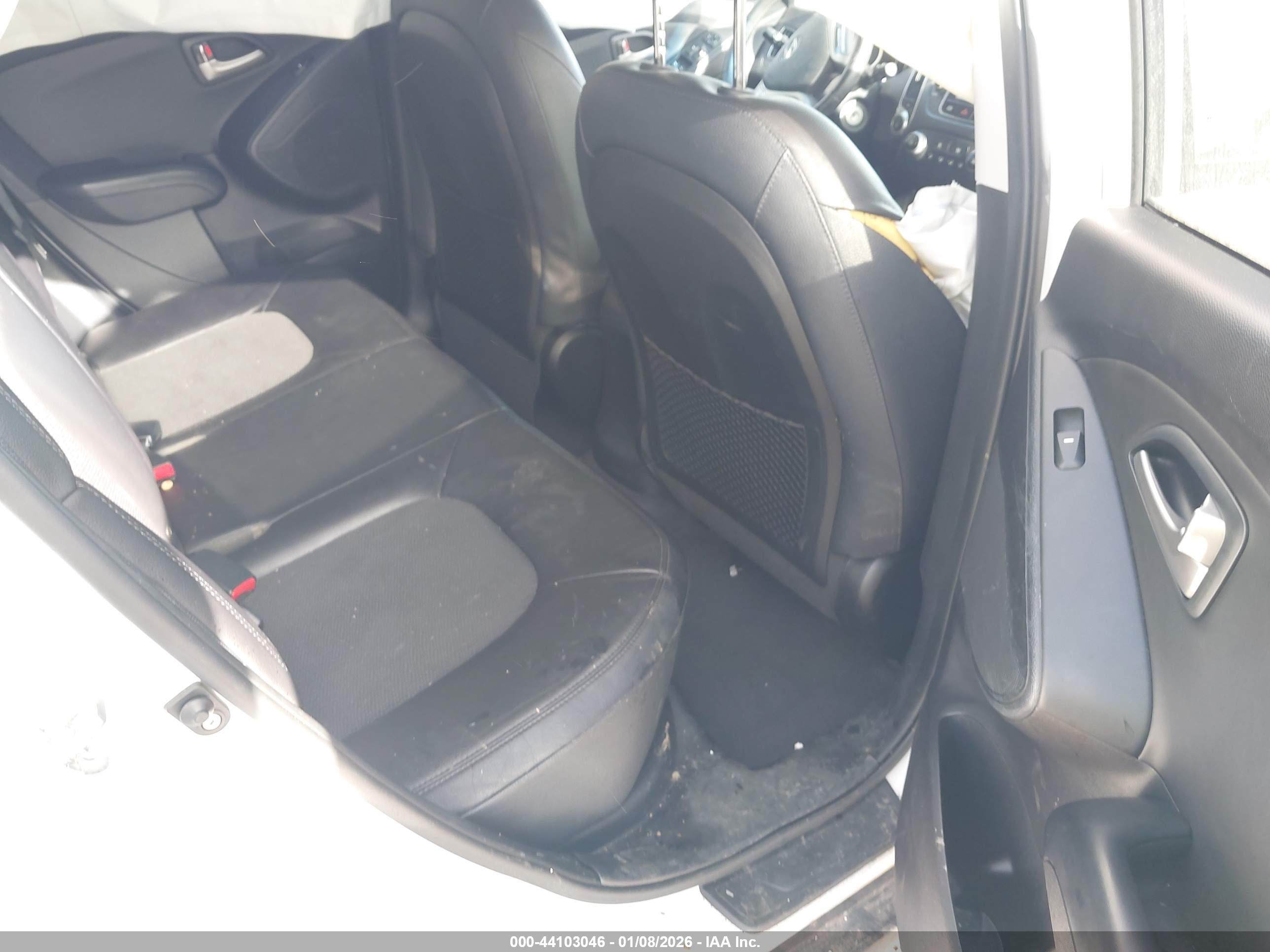 HYUNDAI TUCSON image 8