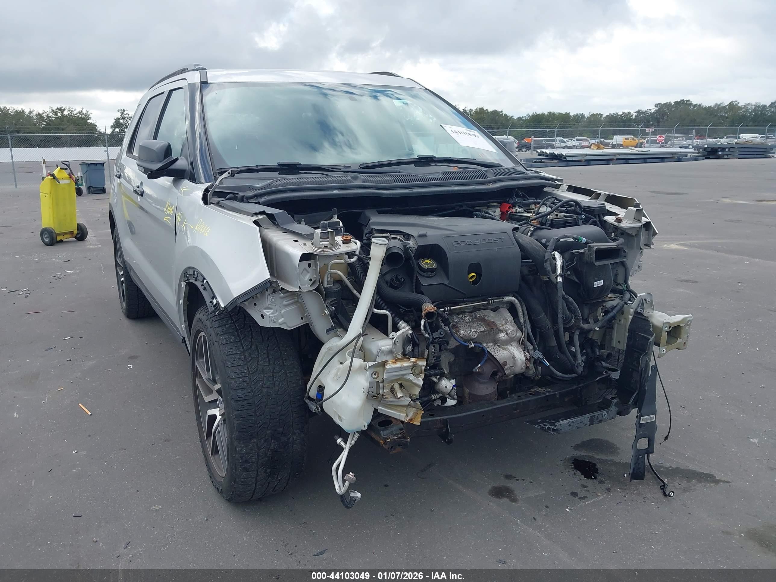 FORD EXPLORER image 6